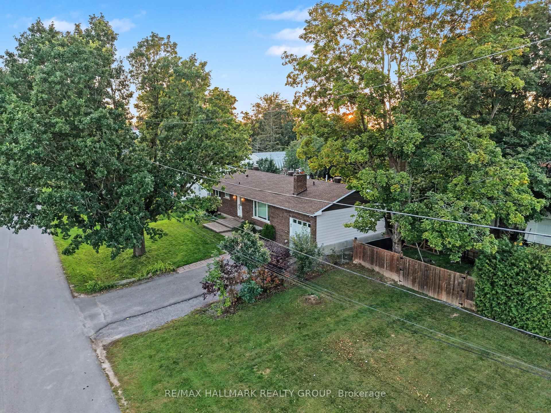 Photo 3 of 65 Christopher Hamilton Street, Ottawa, Richmond — HOMEH