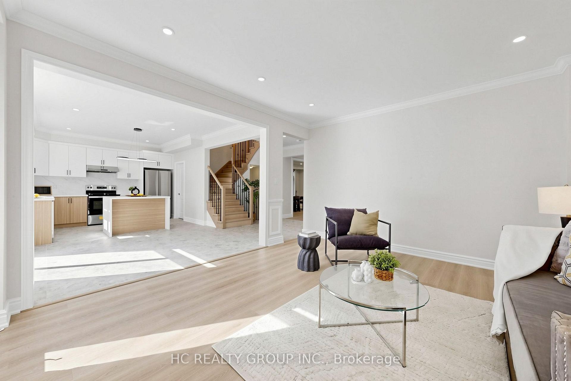 Photo 8 of 43 Randolph Drive, Vaughan, Patterson — HOMEH
