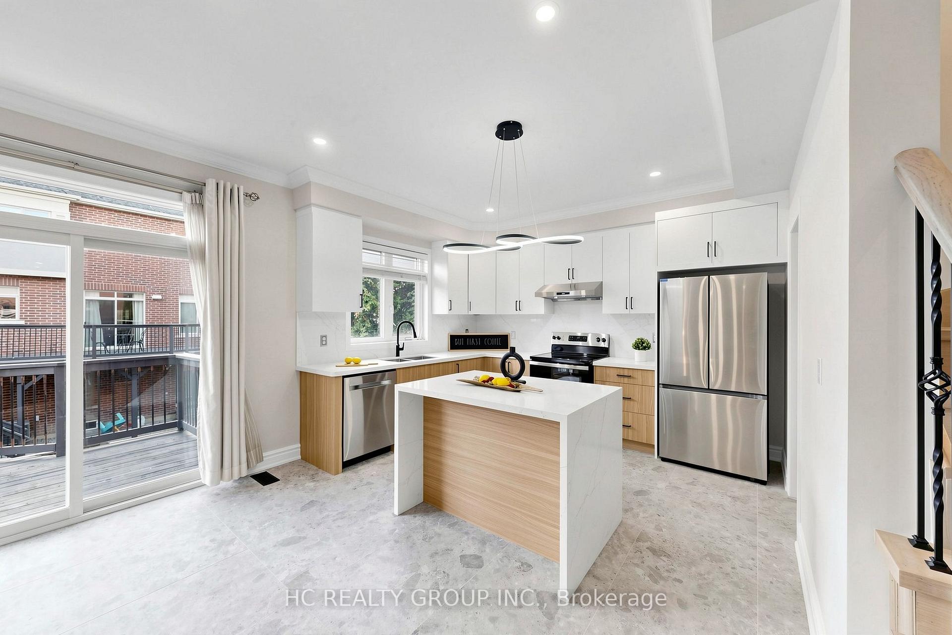 Photo 12 of 43 Randolph Drive, Vaughan, Patterson — HOMEH