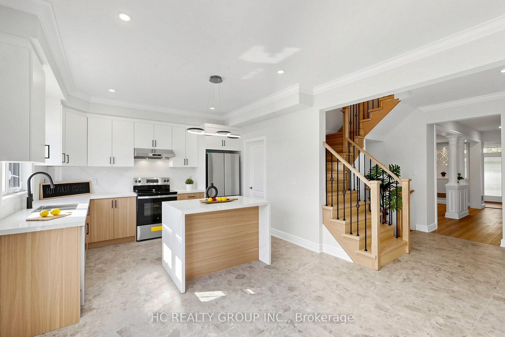 Photo 14 of 43 Randolph Drive, Vaughan, Patterson — HOMEH