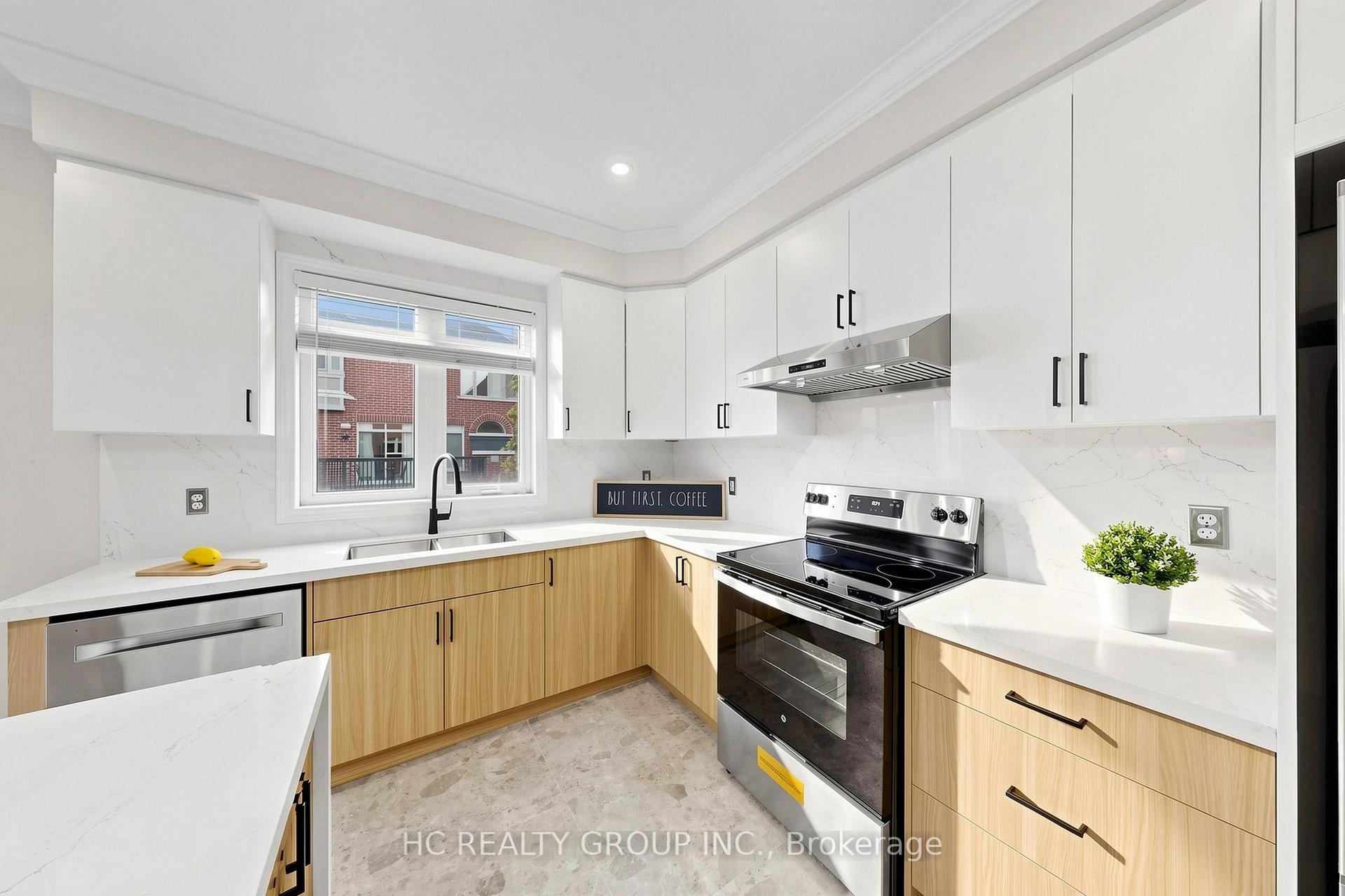 Photo 16 of 43 Randolph Drive, Vaughan, Patterson — HOMEH