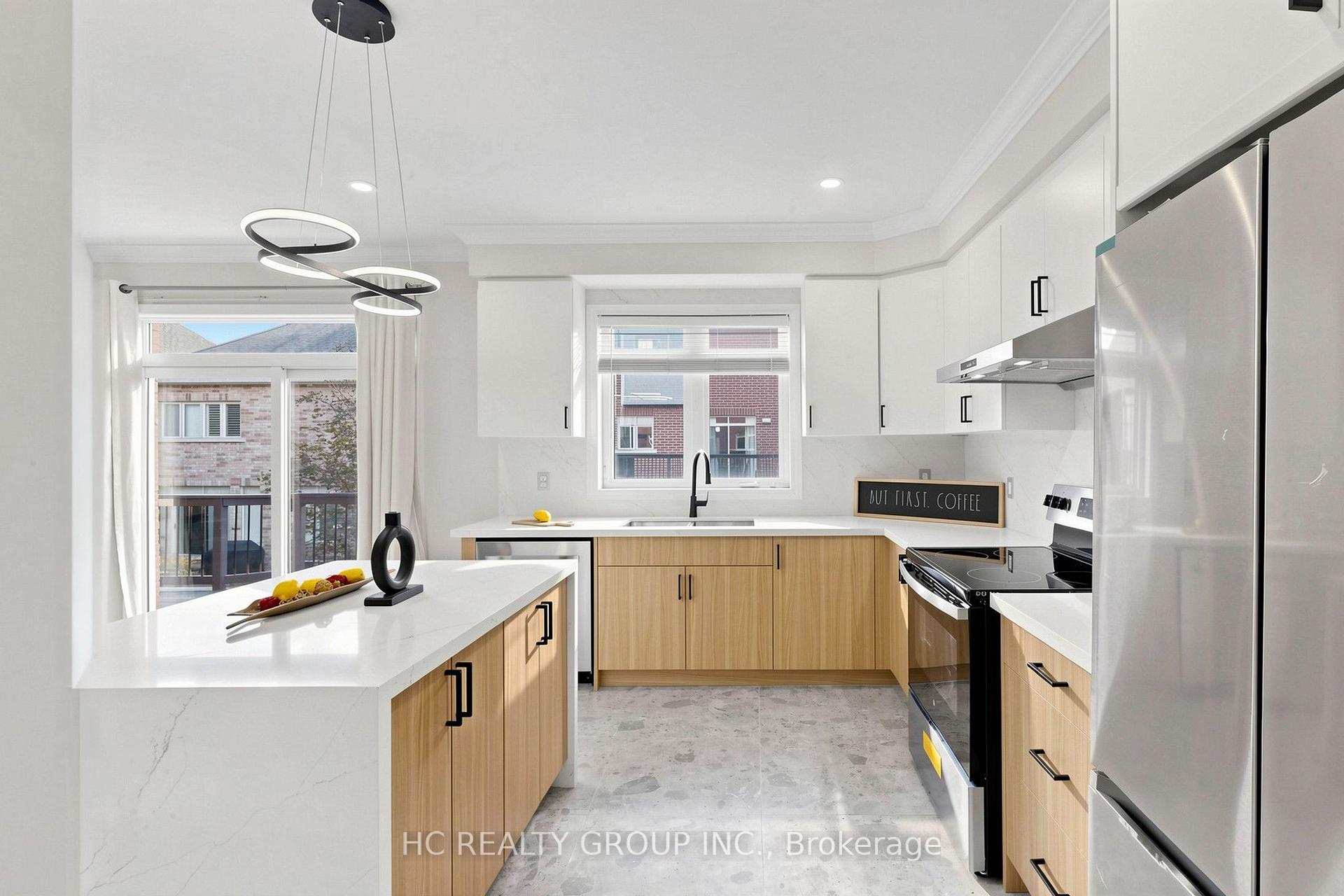 Photo 17 of 43 Randolph Drive, Vaughan, Patterson — HOMEH