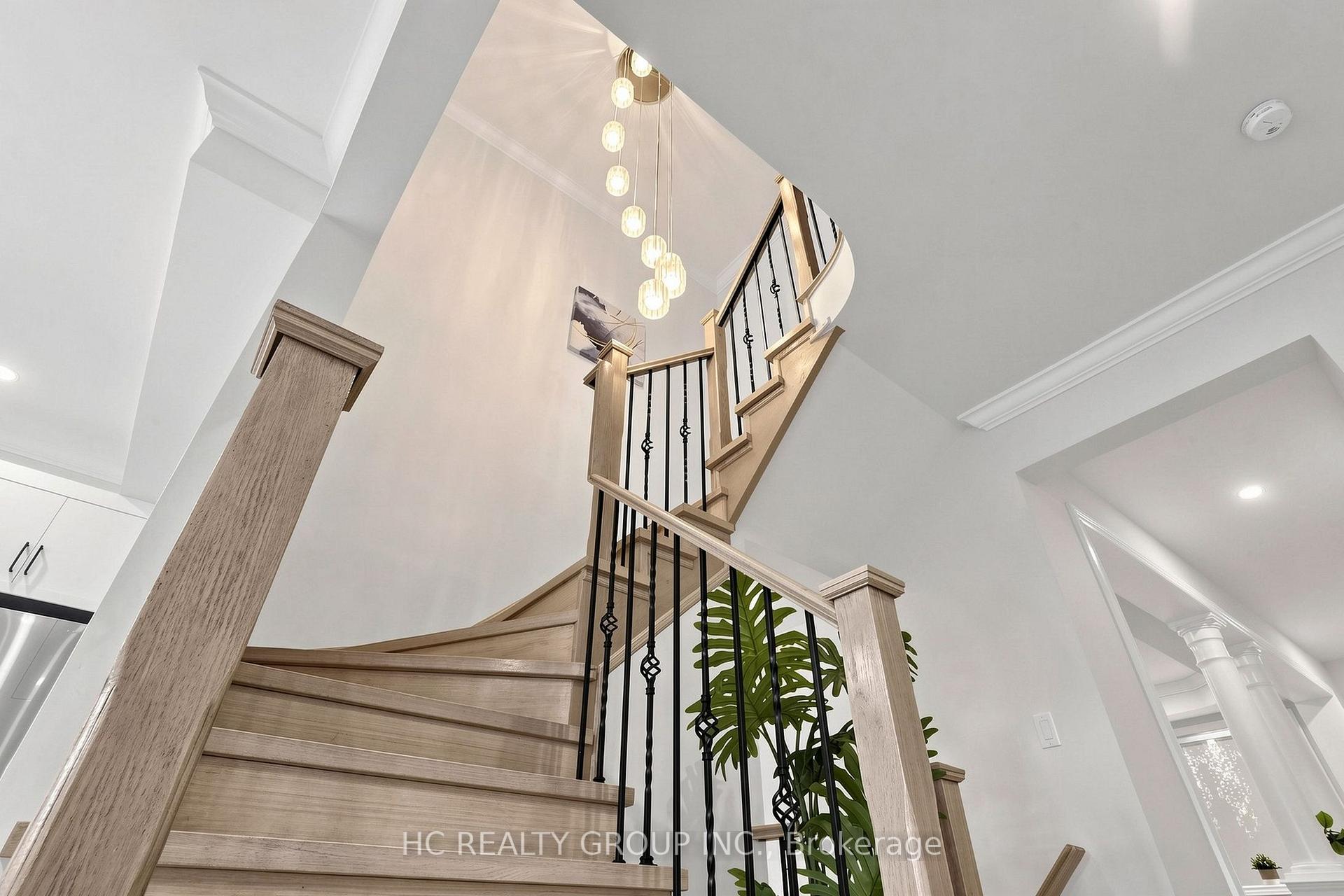 Photo 22 of 43 Randolph Drive, Vaughan, Patterson — HOMEH