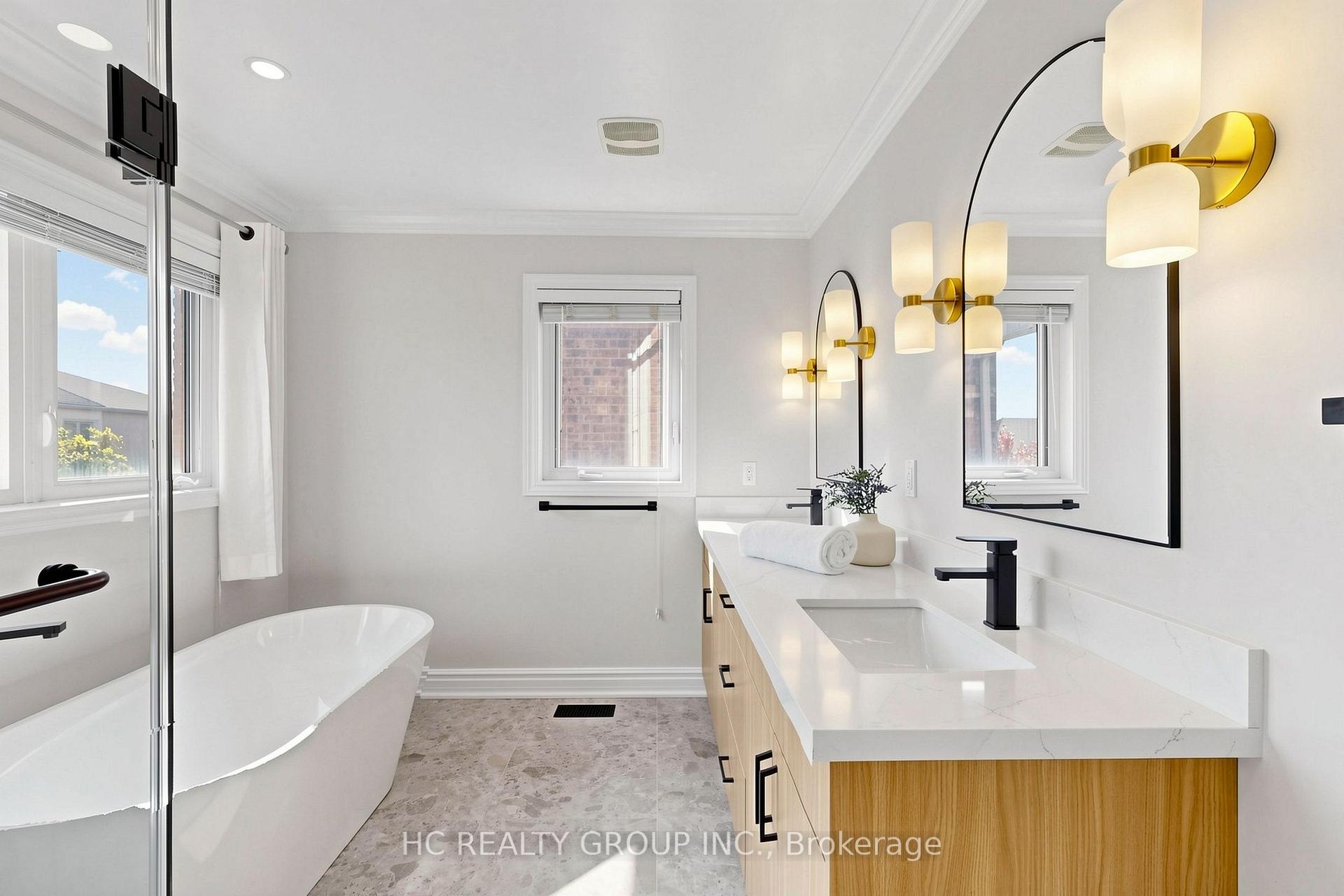 Photo 29 of 43 Randolph Drive, Vaughan, Patterson — HOMEH