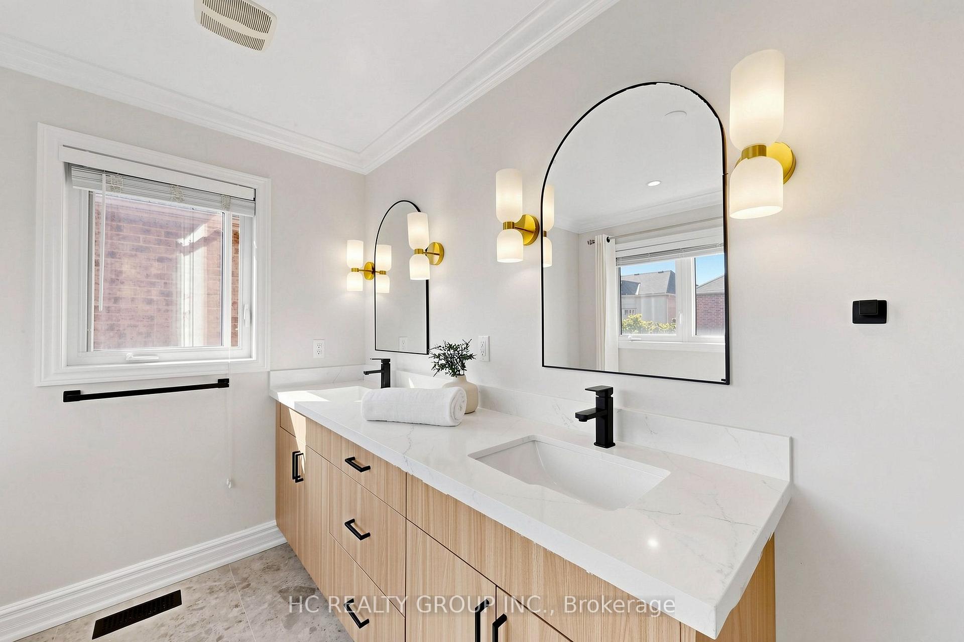 Photo 30 of 43 Randolph Drive, Vaughan, Patterson — HOMEH