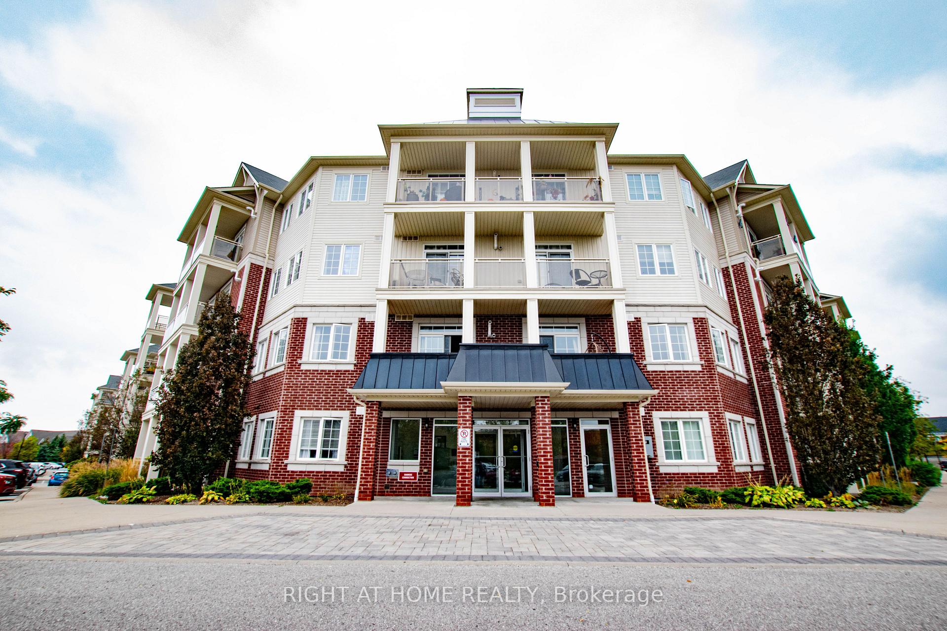 Photo 2 of Unit 425, 80 Aspen Springs Drive, Clarington, Bowmanville — HOMEH