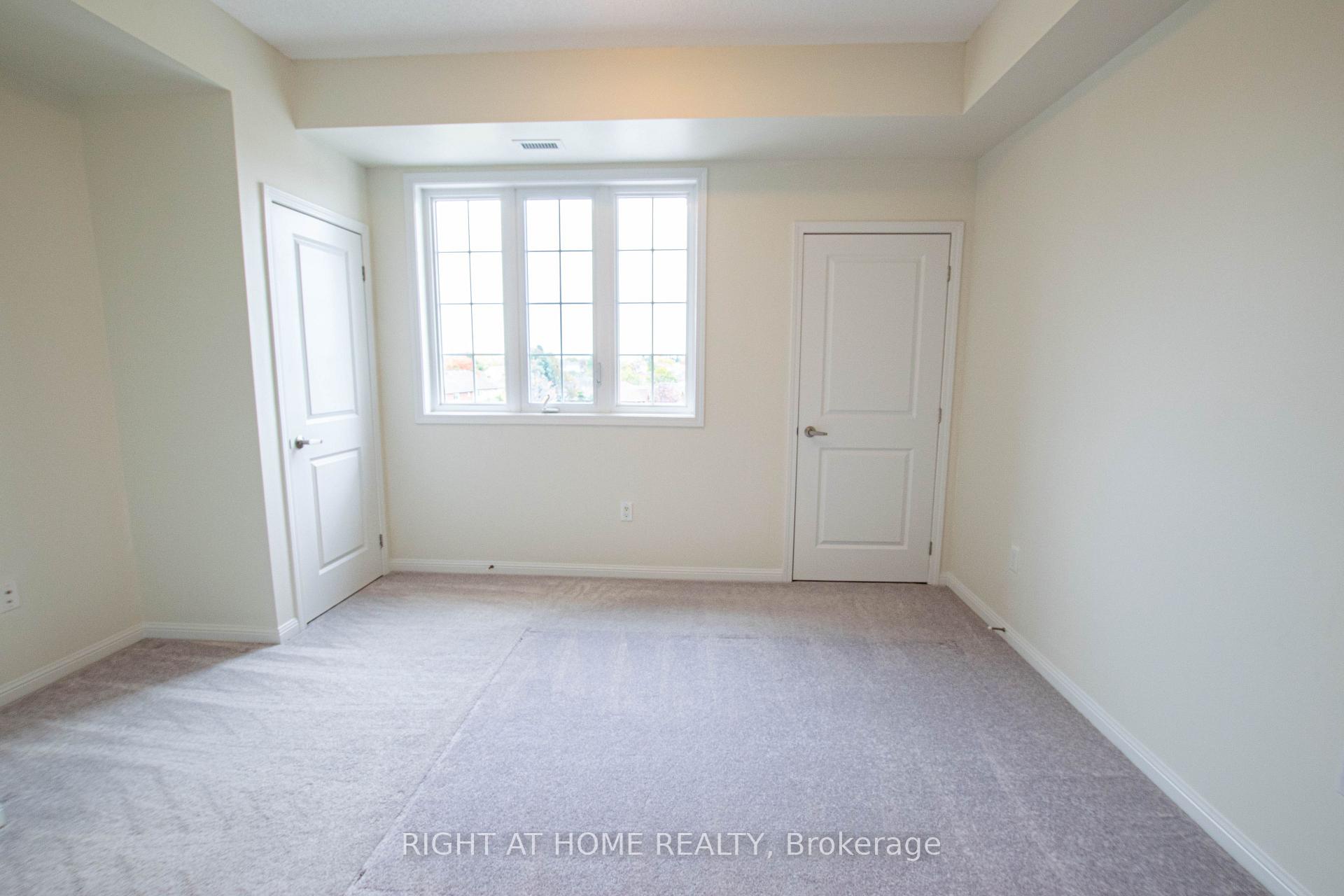 Photo 7 of Unit 425, 80 Aspen Springs Drive, Clarington, Bowmanville — HOMEH