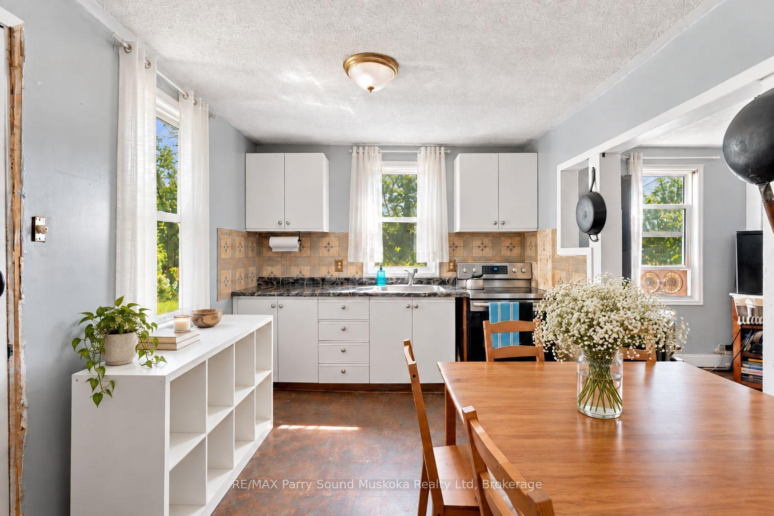 Photo 4 of 1115 Highway 124, Whitestone, Dunchurch — HOMEH