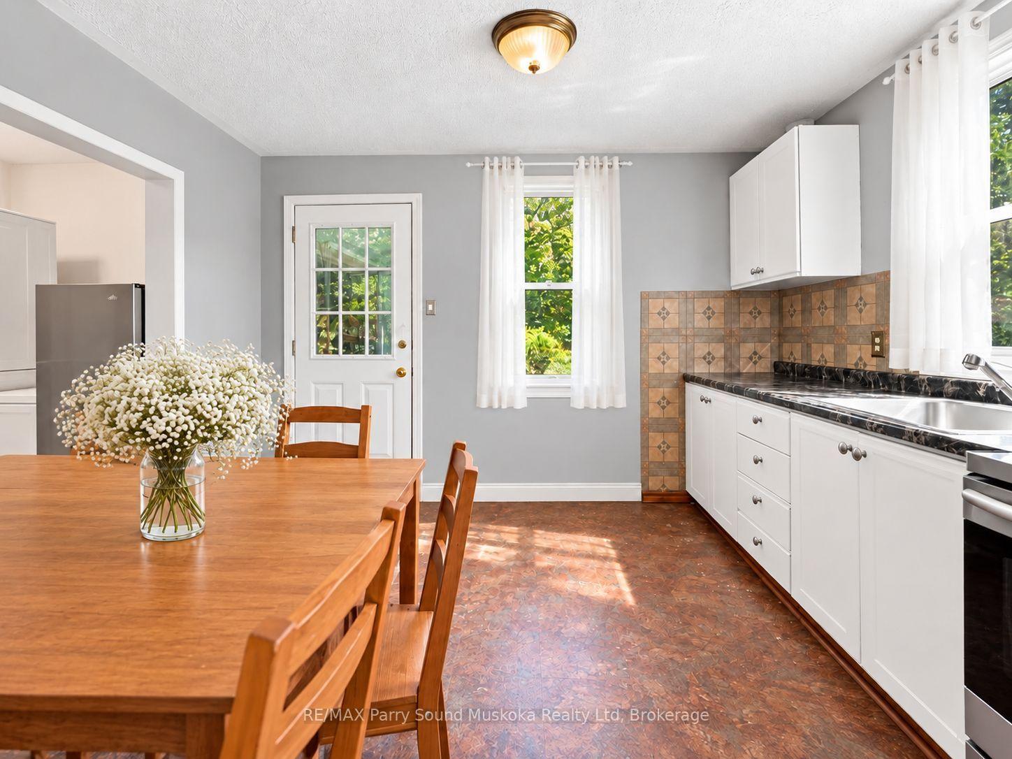 Photo 6 of 1115 Highway 124, Whitestone, Dunchurch — HOMEH