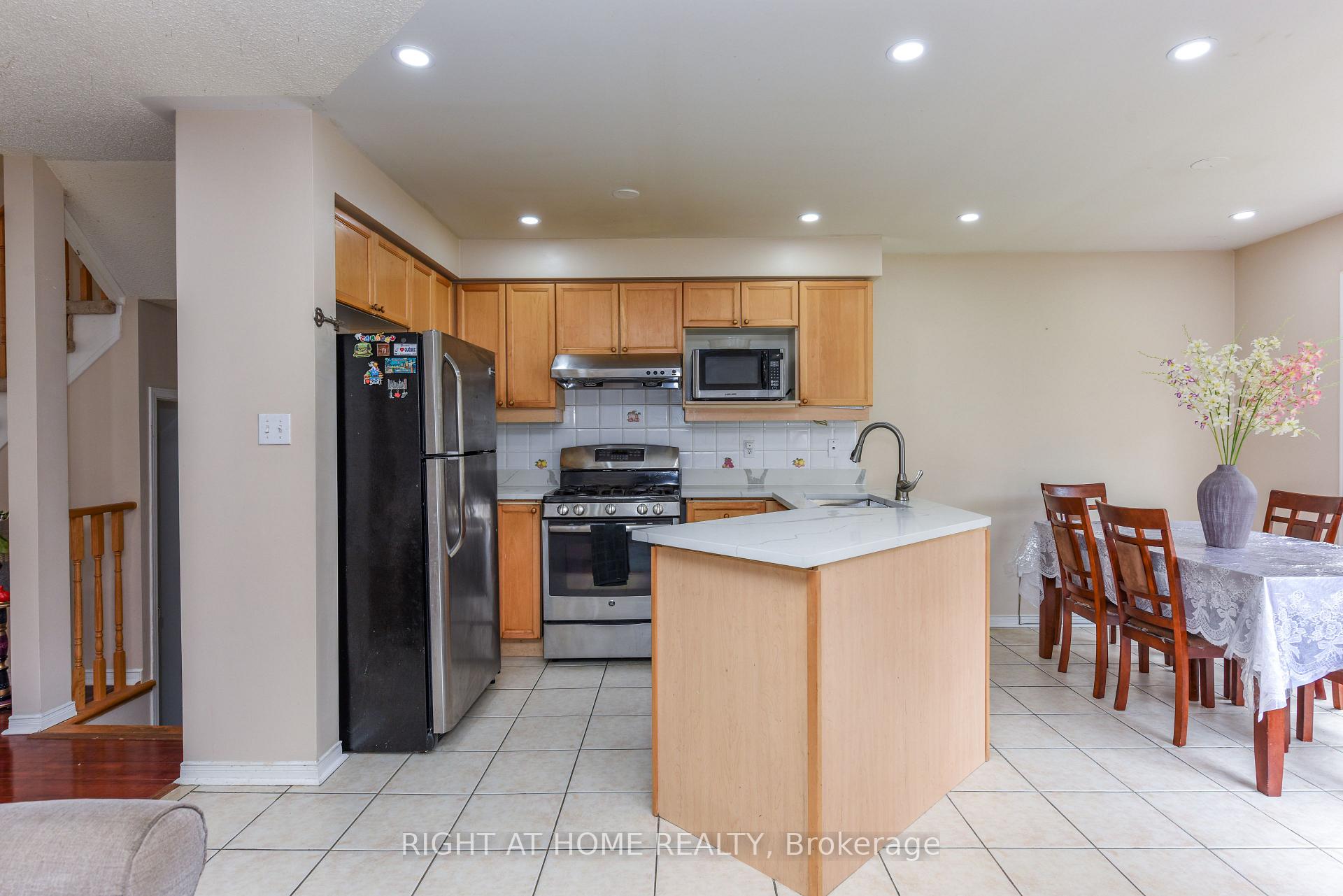 Photo 9 of 5986 Long Valley Road, Mississauga, Churchill Meadows — HOMEH