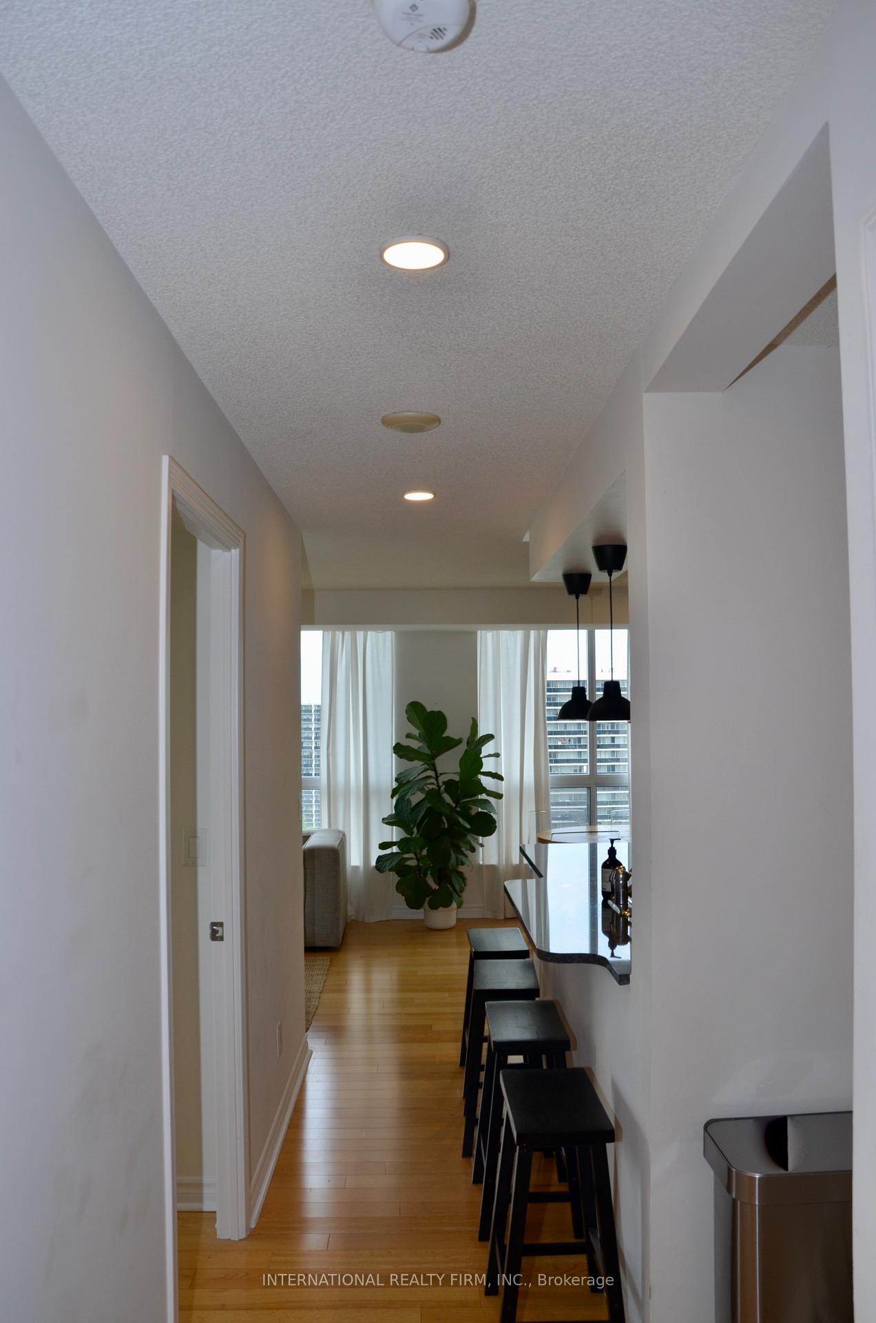 Photo 4 of Unit 1403, 70 High Park Avenue, Toronto, High Park North — HOMEH
