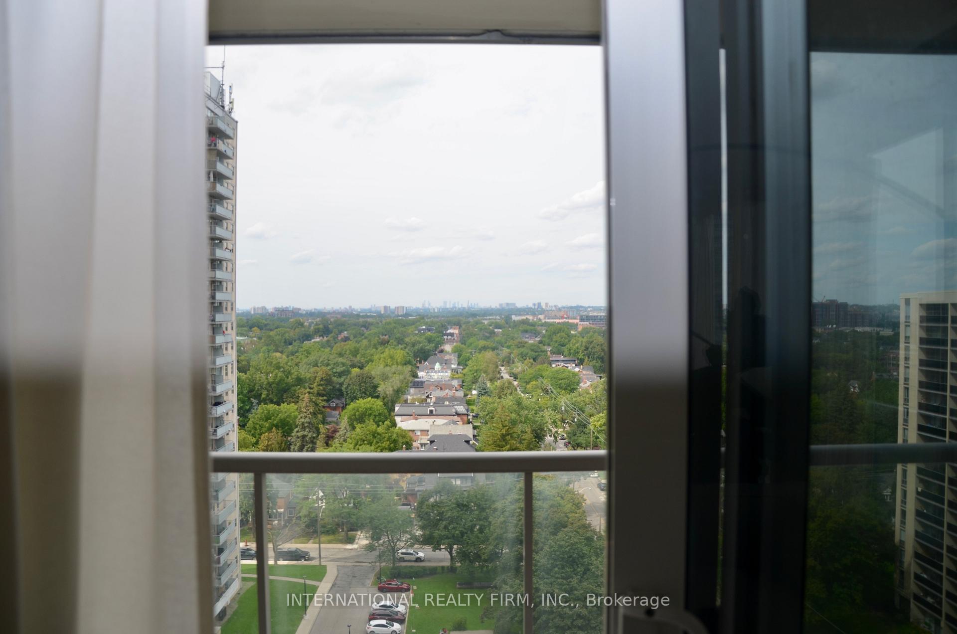 Photo 7 of Unit 1403, 70 High Park Avenue, Toronto, High Park North — HOMEH