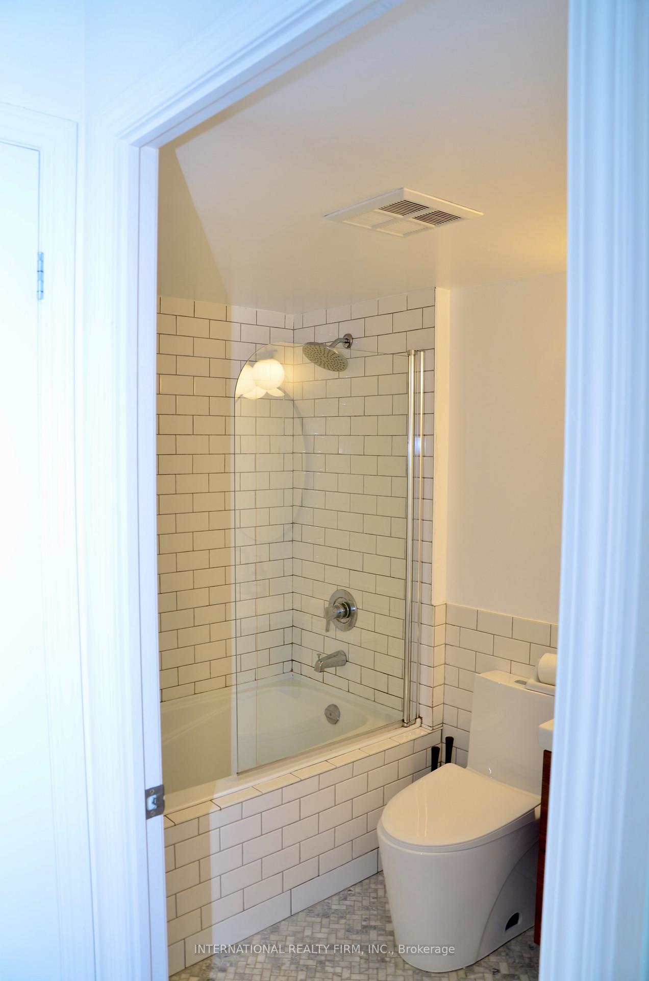 Photo 8 of Unit 1403, 70 High Park Avenue, Toronto, High Park North — HOMEH