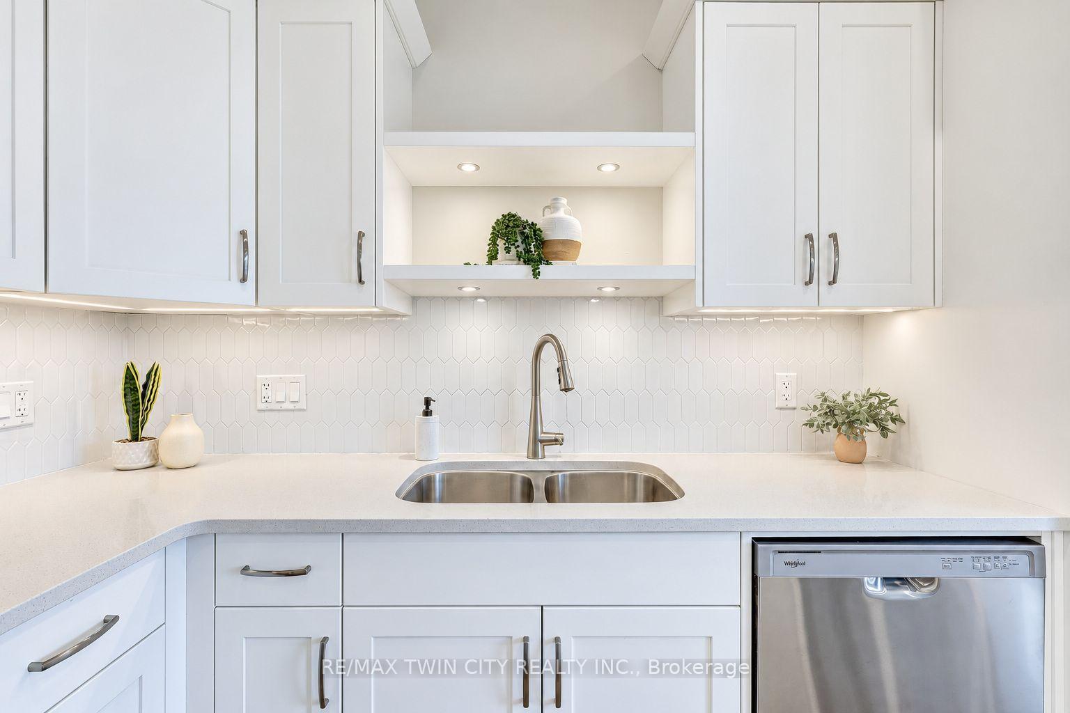 Photo 12 of 224 Renaissance Drive, St. Thomas — HOMEH