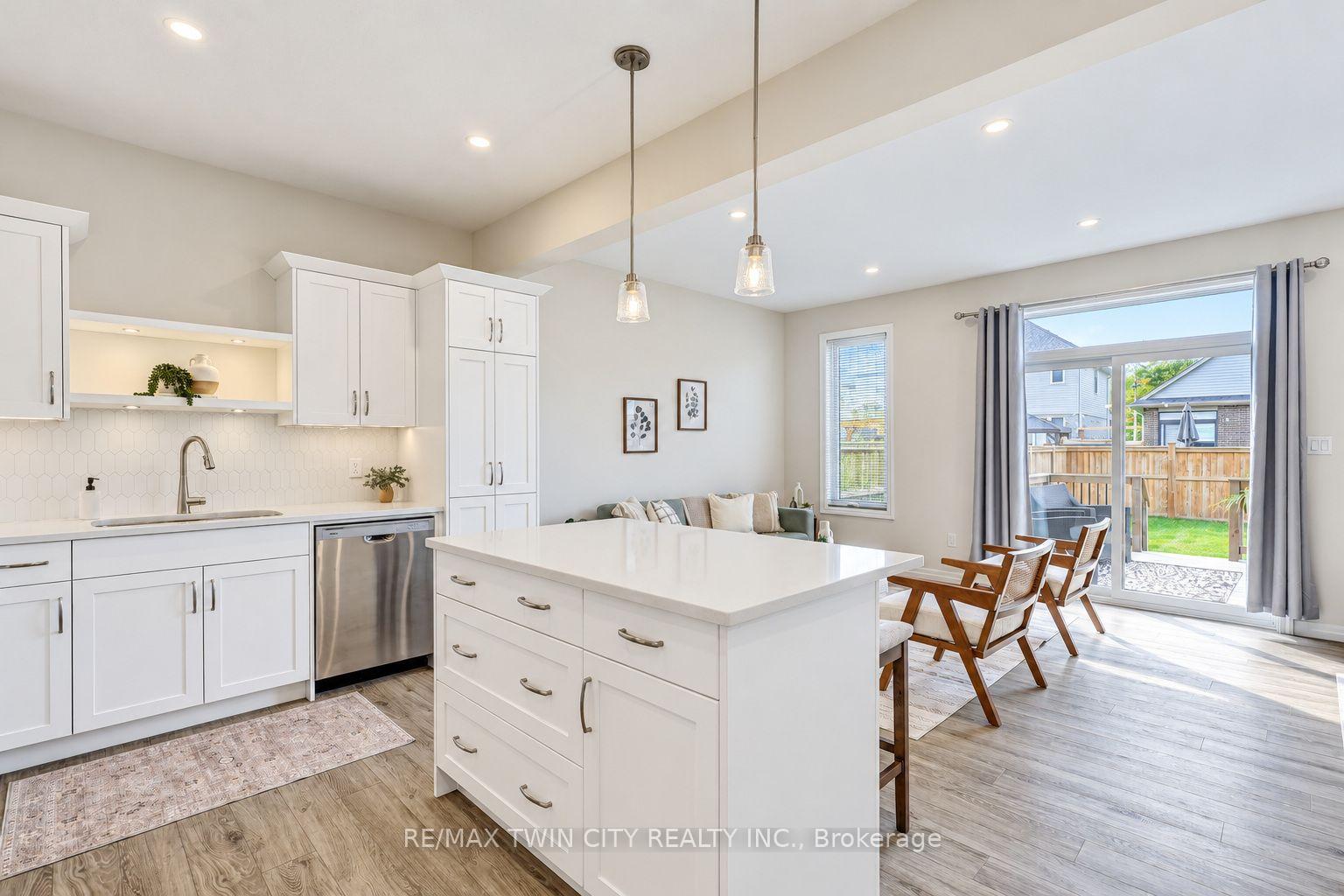 Photo 18 of 224 Renaissance Drive, St. Thomas — HOMEH