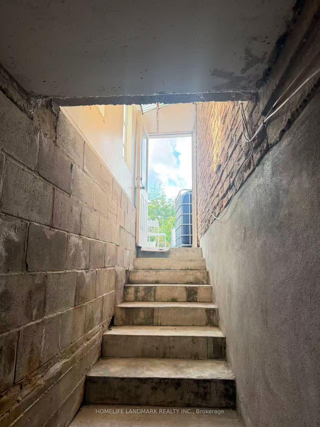 Photo 3 of Unit BSMT, 8 Fullerton Crescent, Markham, Milliken Mills West — HOMEH