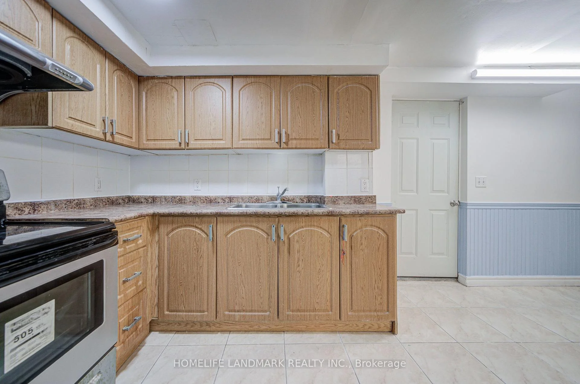 Photo of Unit BSMT, 8 Fullerton Crescent