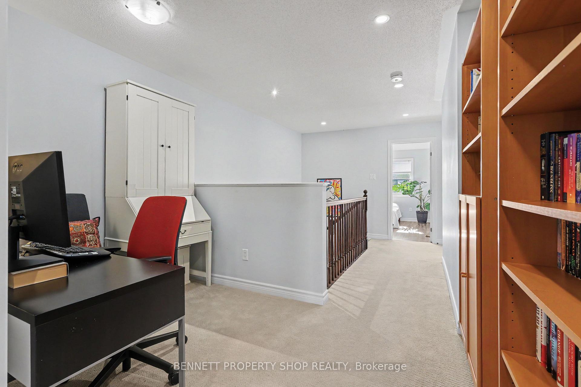 Photo 9 of 1063 Northgraves Crescent, Ottawa, Kanata - Emerald Meadows/Trailwest — HOMEH