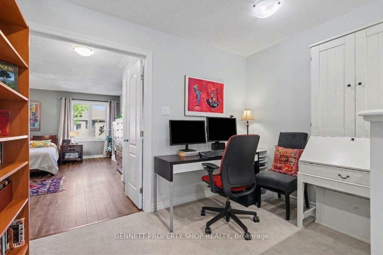Photo 10 of 1063 Northgraves Crescent, Ottawa, Kanata - Emerald Meadows/Trailwest — HOMEH