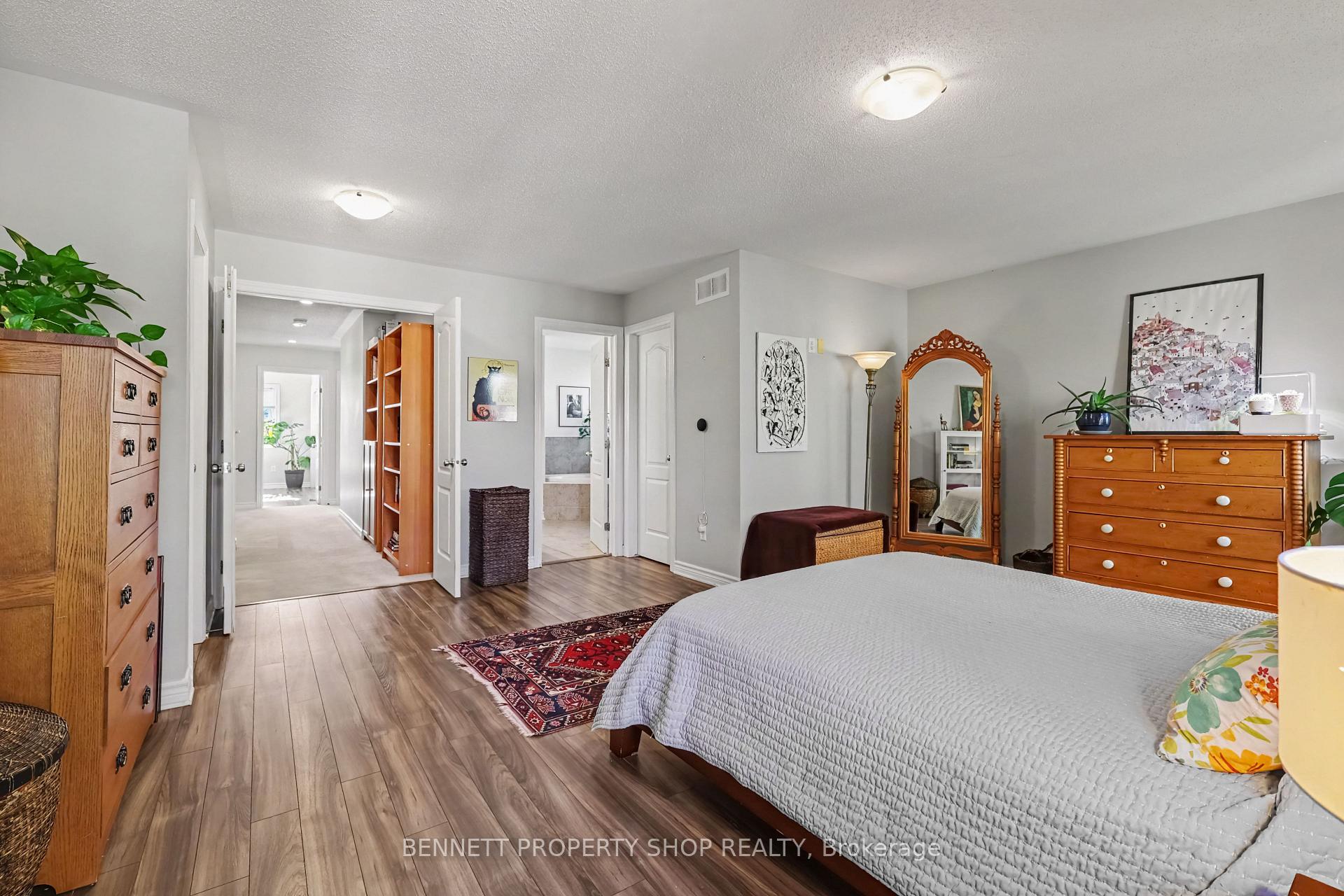Photo 12 of 1063 Northgraves Crescent, Ottawa, Kanata - Emerald Meadows/Trailwest — HOMEH
