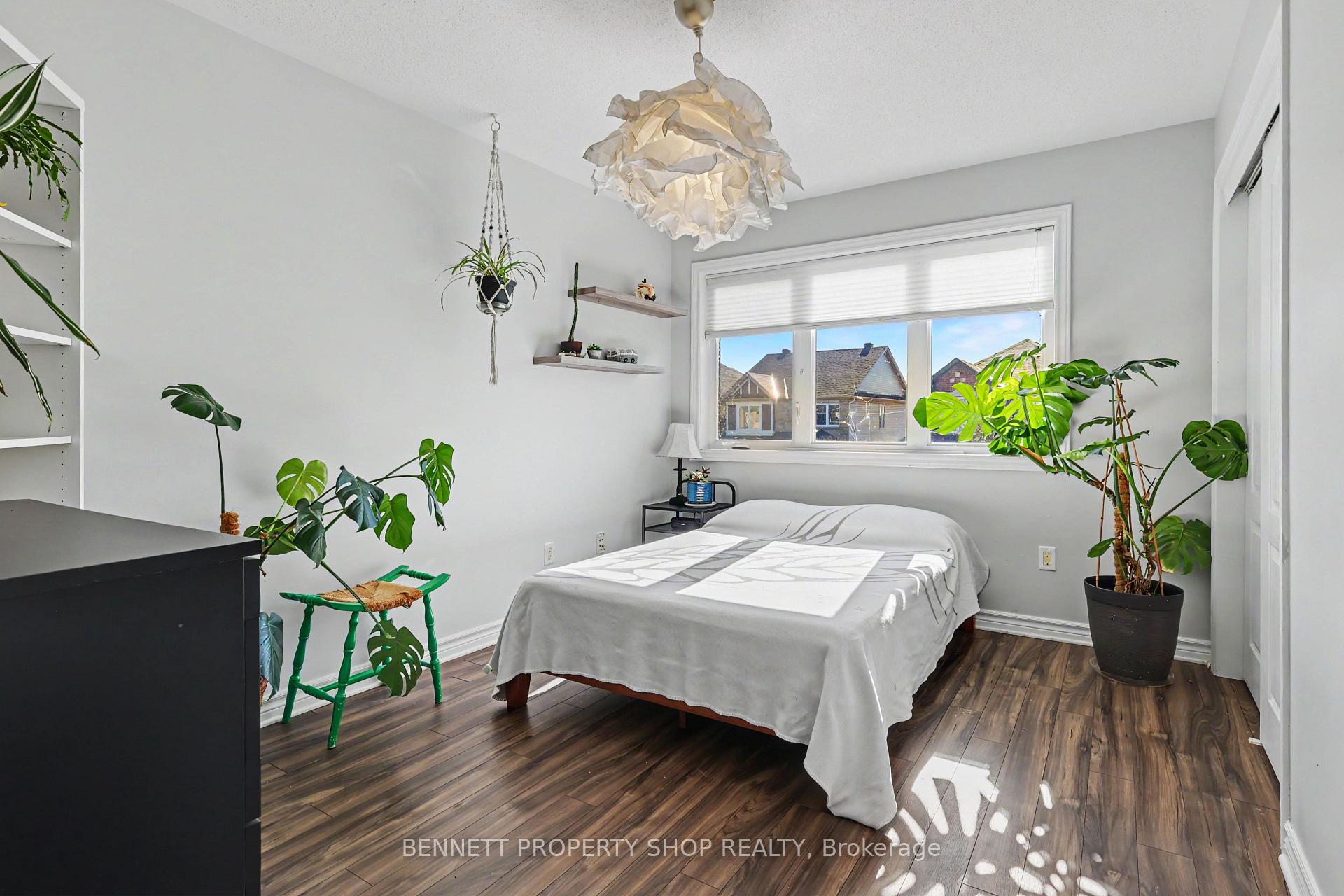 Photo 15 of 1063 Northgraves Crescent, Ottawa, Kanata - Emerald Meadows/Trailwest — HOMEH