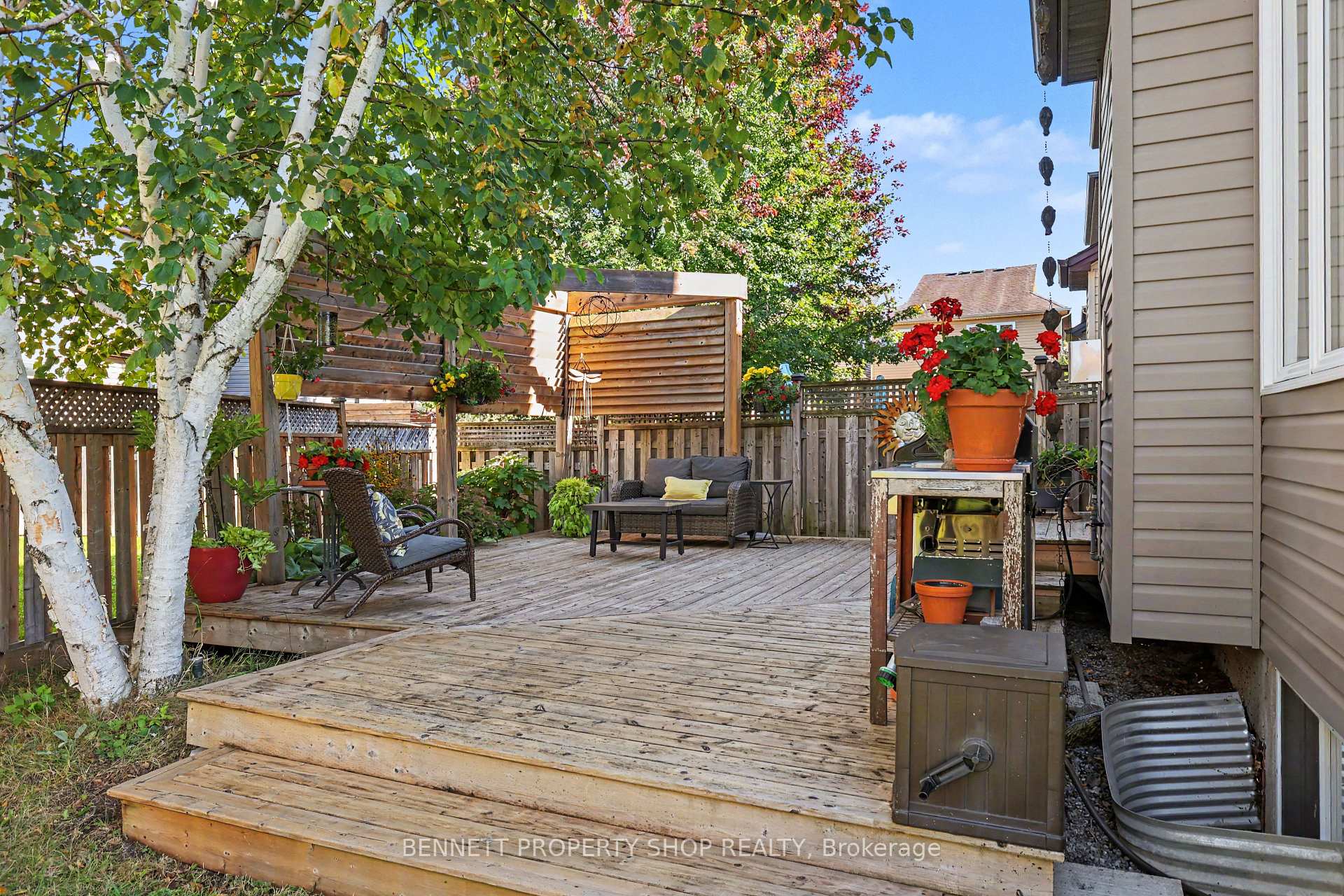 Photo 19 of 1063 Northgraves Crescent, Ottawa, Kanata - Emerald Meadows/Trailwest — HOMEH