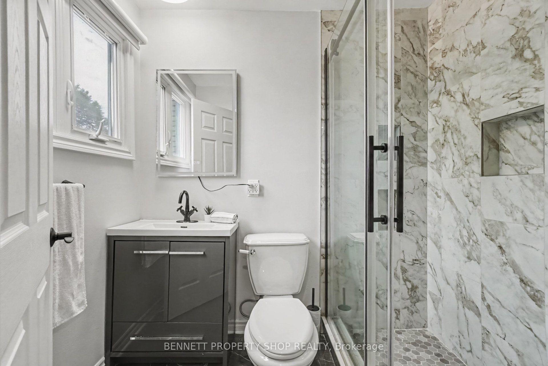 Photo 20 of 1902 Featherston Drive, Ottawa, Guildwood Estates - Urbandale Acres — HOMEH
