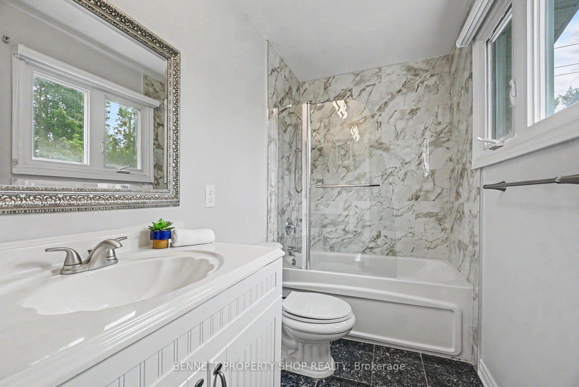 Photo 22 of 1902 Featherston Drive, Ottawa, Guildwood Estates - Urbandale Acres — HOMEH