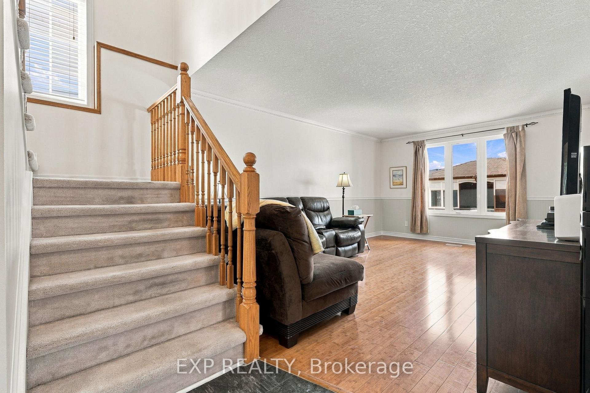 Photo 5 of 99 Stiefelmeyer Crescent, Wilmot, Baden — HOMEH