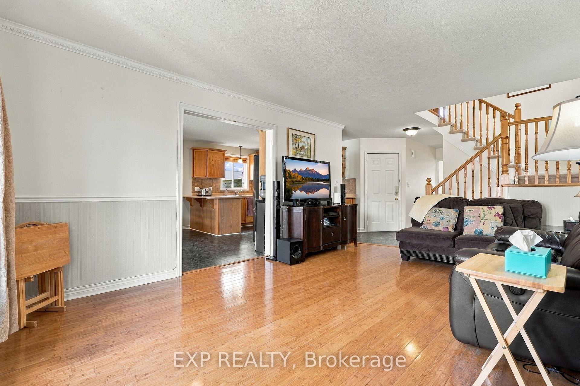 Photo 7 of 99 Stiefelmeyer Crescent, Wilmot, Baden — HOMEH