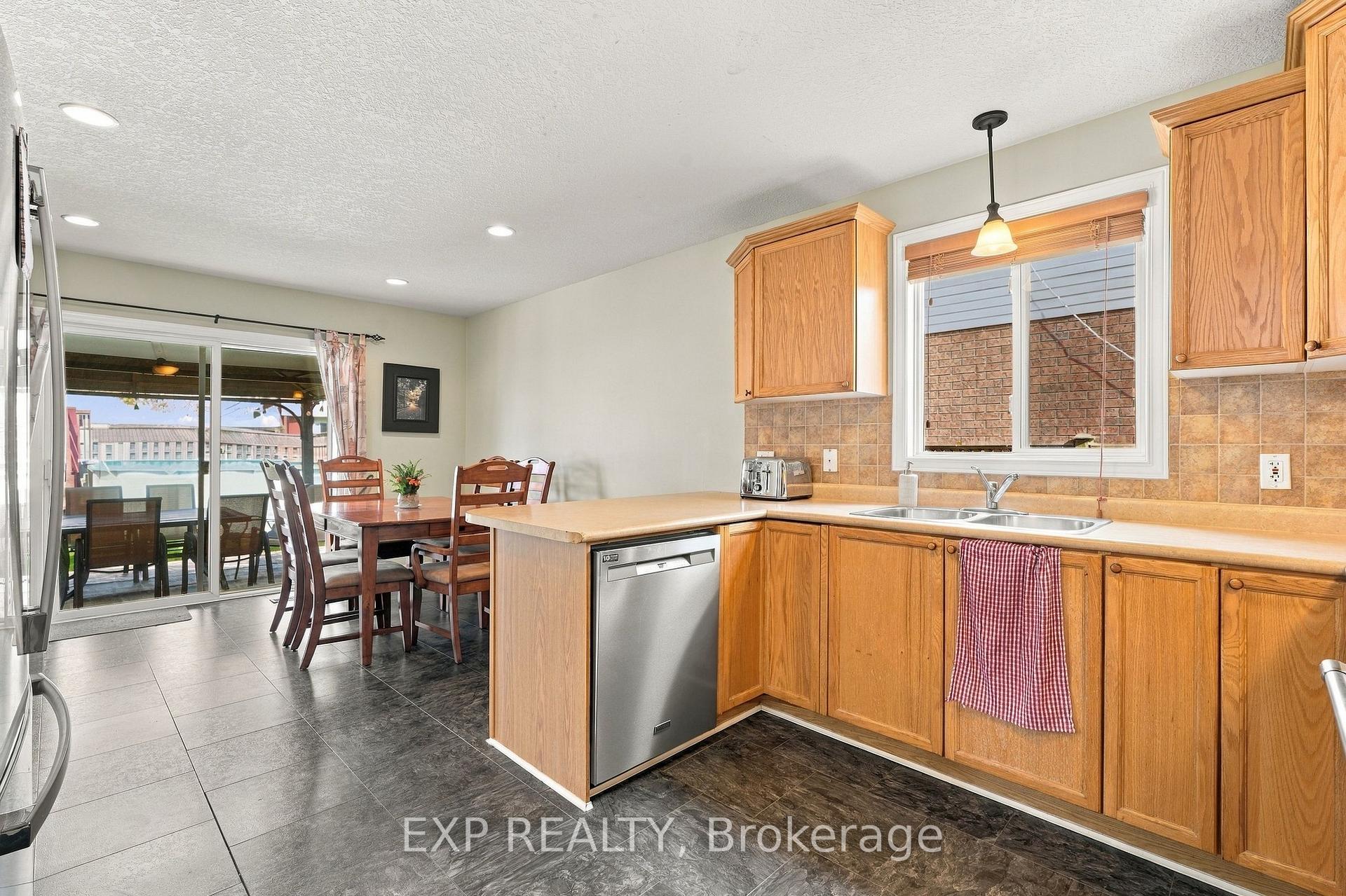 Photo 12 of 99 Stiefelmeyer Crescent, Wilmot, Baden — HOMEH