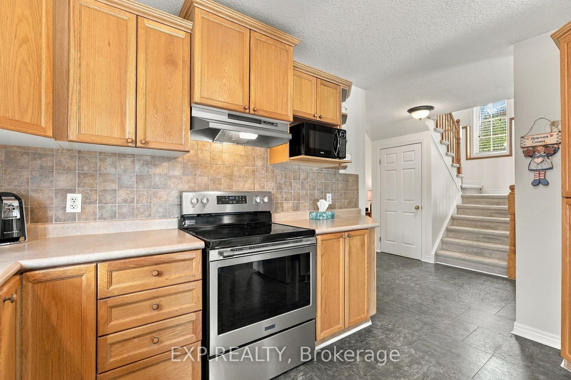 Photo 15 of 99 Stiefelmeyer Crescent, Wilmot, Baden — HOMEH