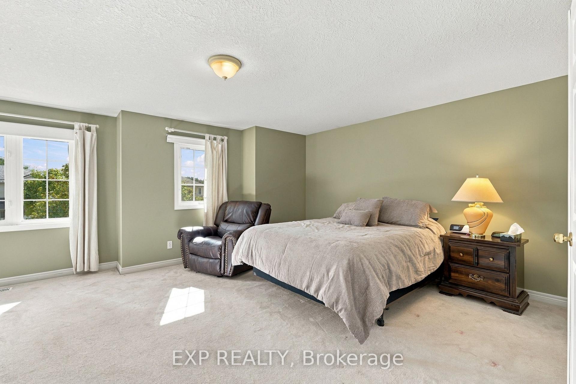Photo 16 of 99 Stiefelmeyer Crescent, Wilmot, Baden — HOMEH