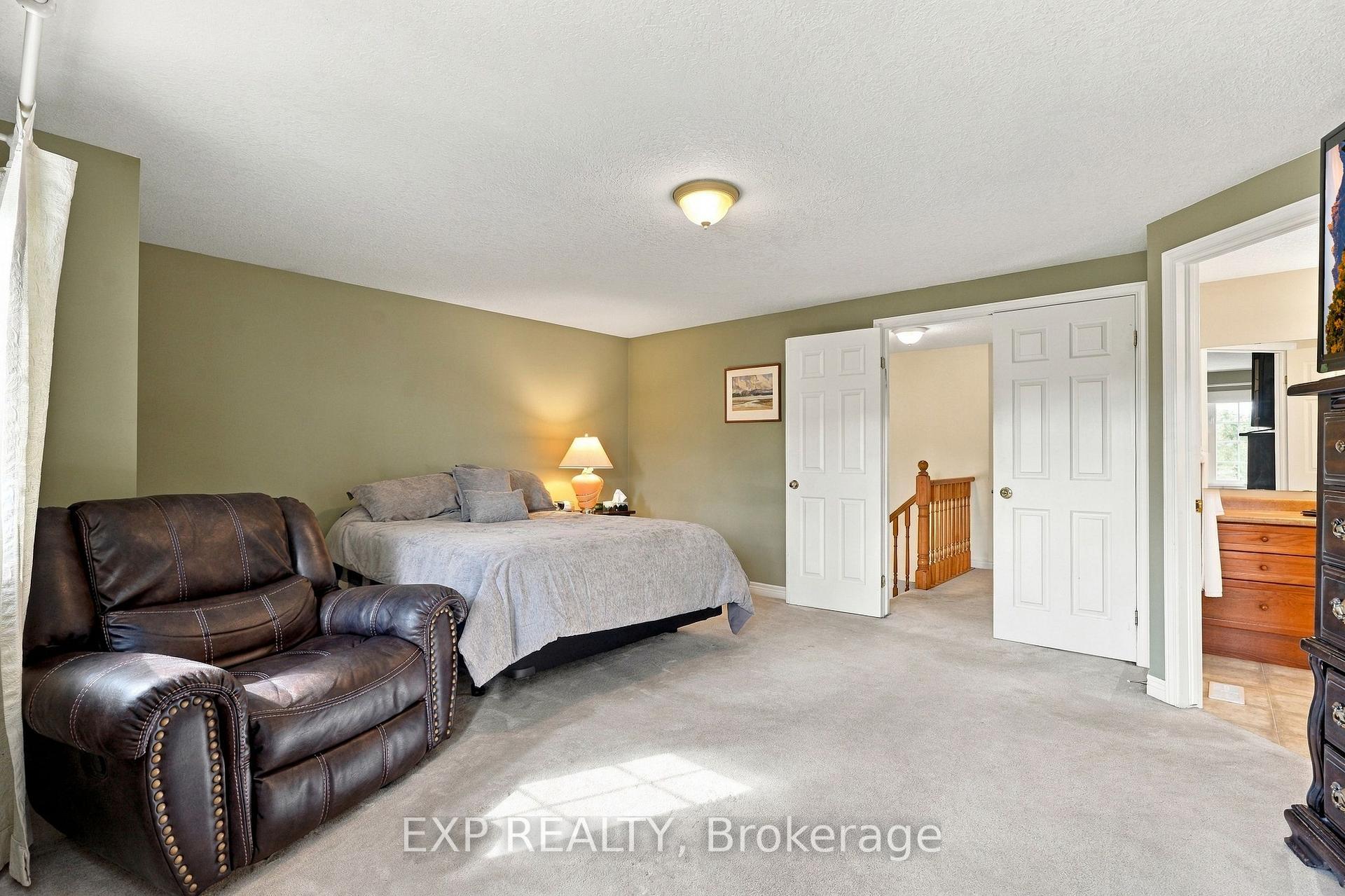Photo 18 of 99 Stiefelmeyer Crescent, Wilmot, Baden — HOMEH