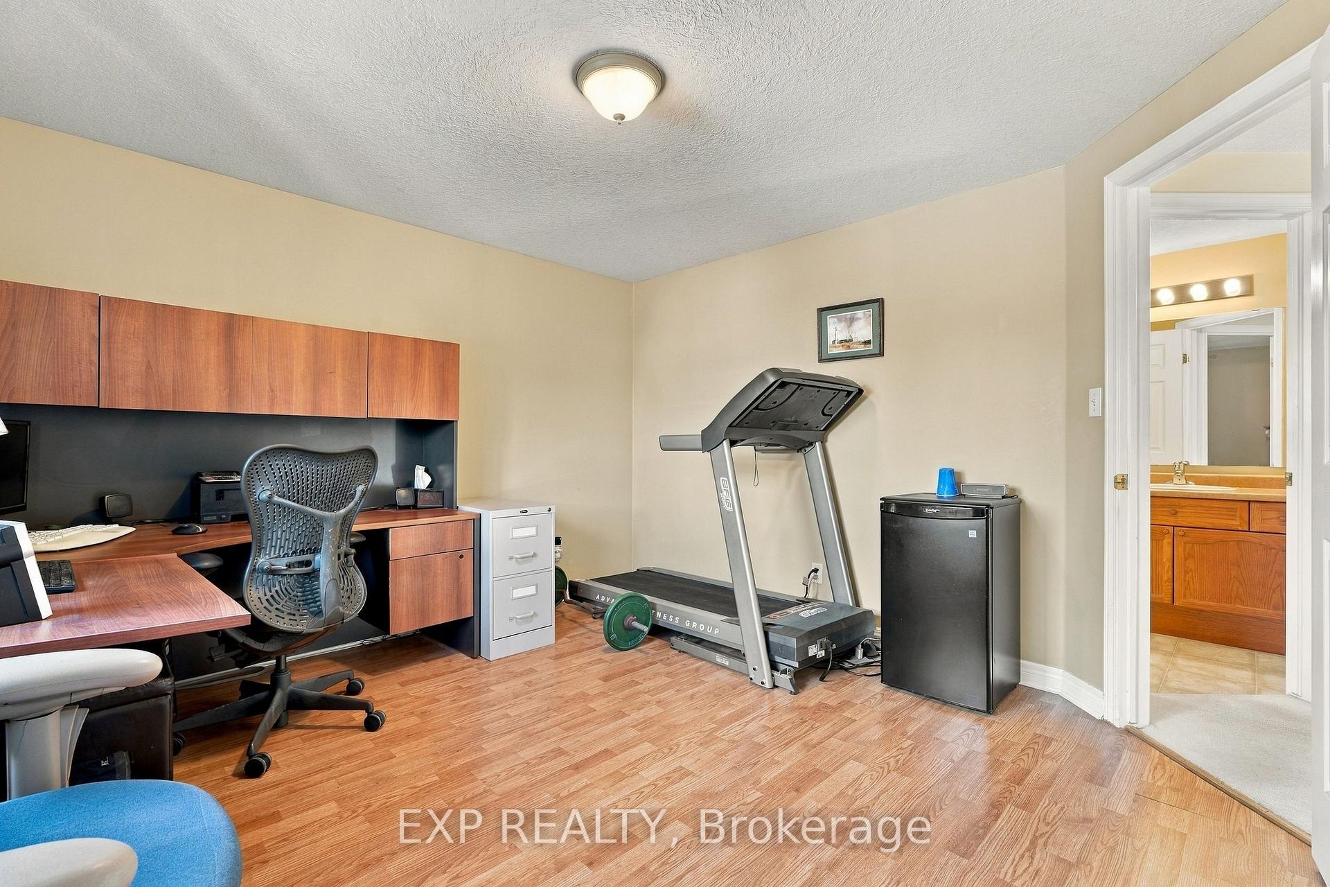 Photo 20 of 99 Stiefelmeyer Crescent, Wilmot, Baden — HOMEH