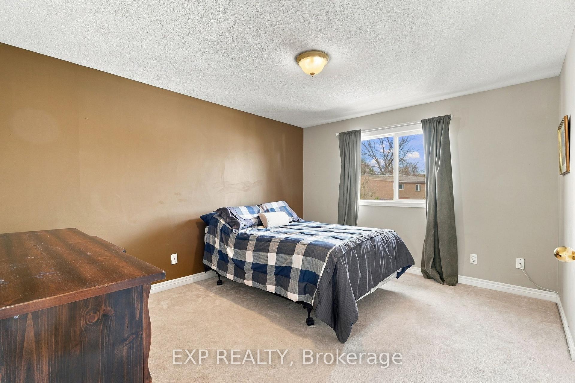 Photo 22 of 99 Stiefelmeyer Crescent, Wilmot, Baden — HOMEH