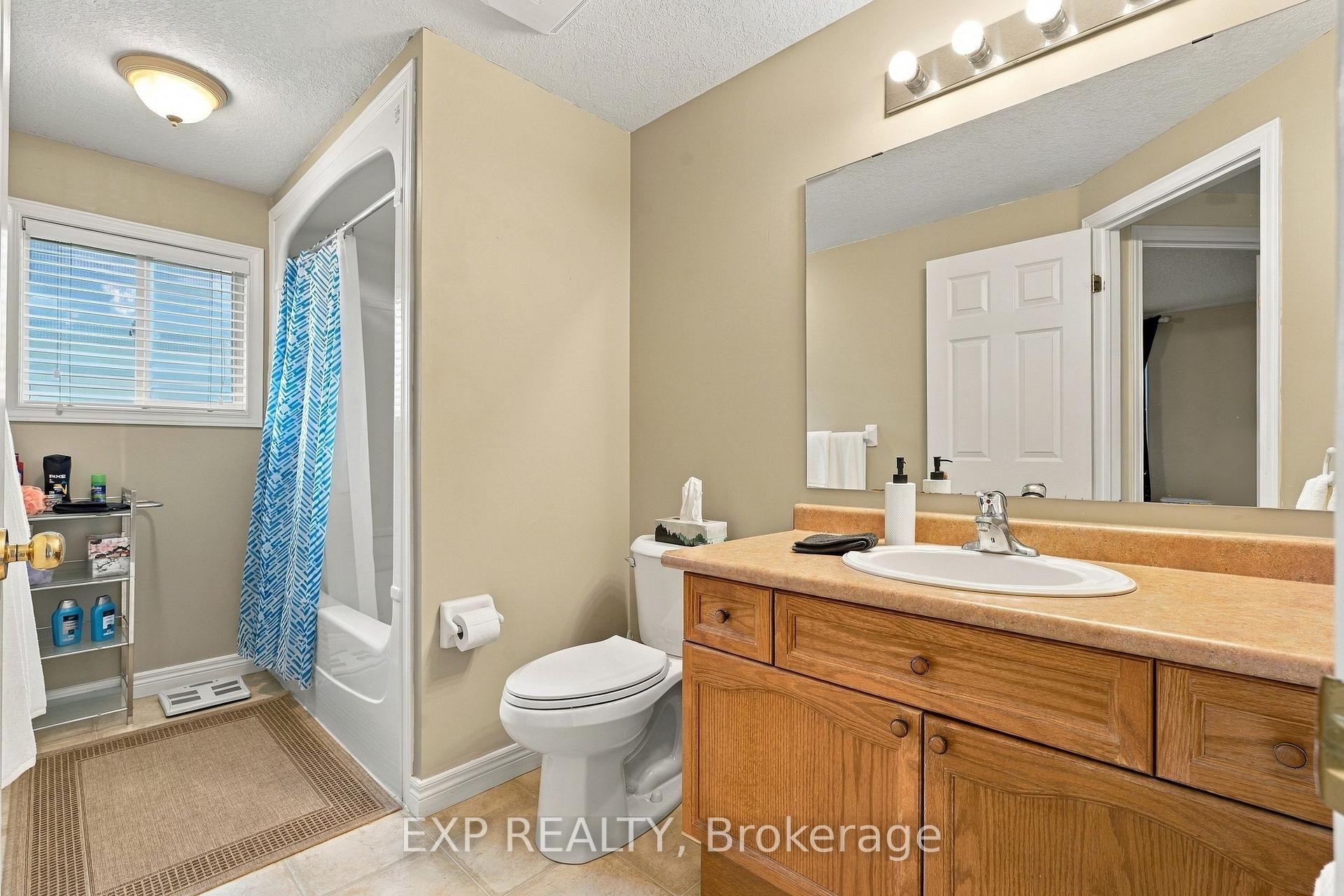 Photo 25 of 99 Stiefelmeyer Crescent, Wilmot, Baden — HOMEH