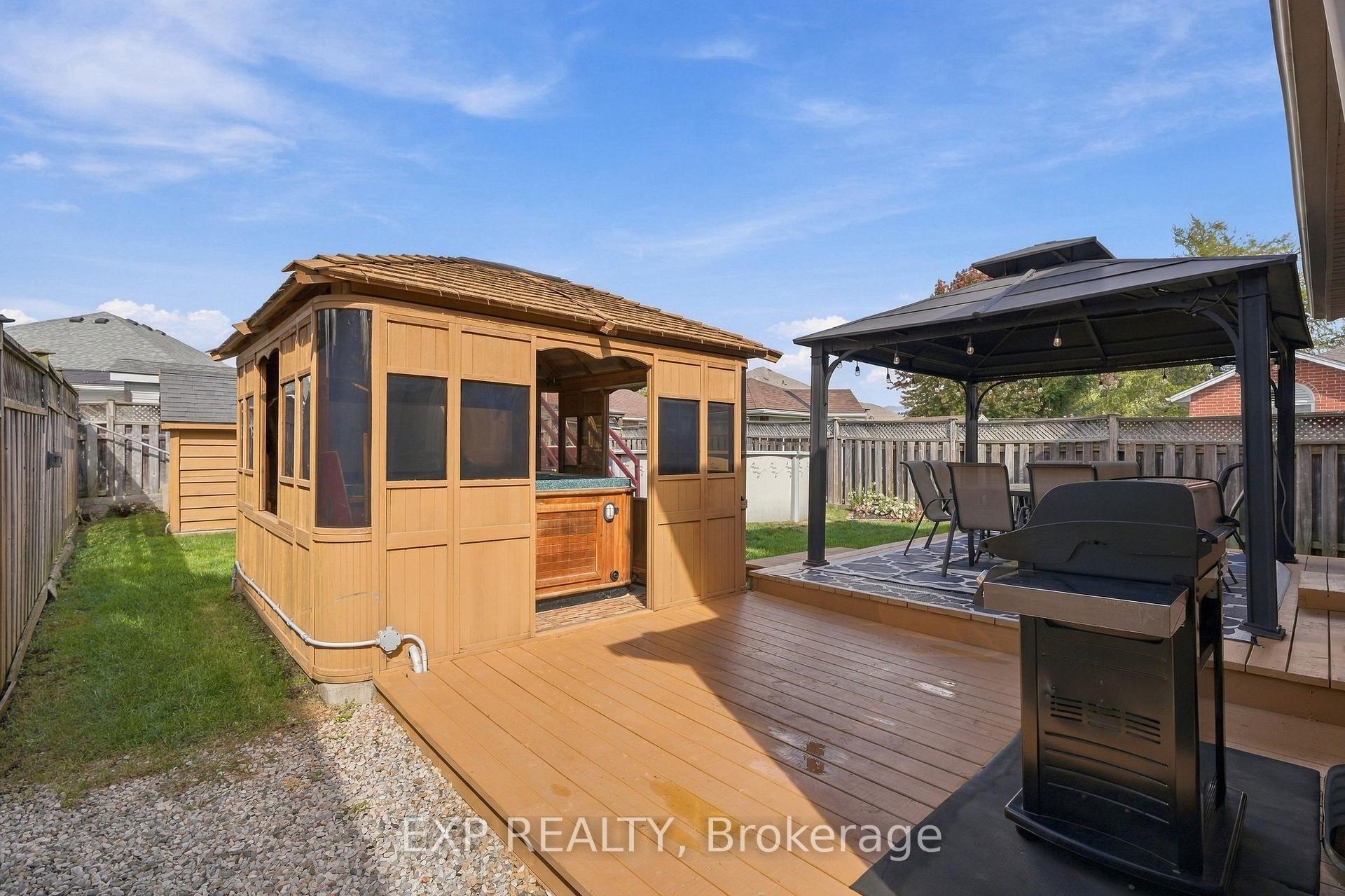 Photo 33 of 99 Stiefelmeyer Crescent, Wilmot, Baden — HOMEH