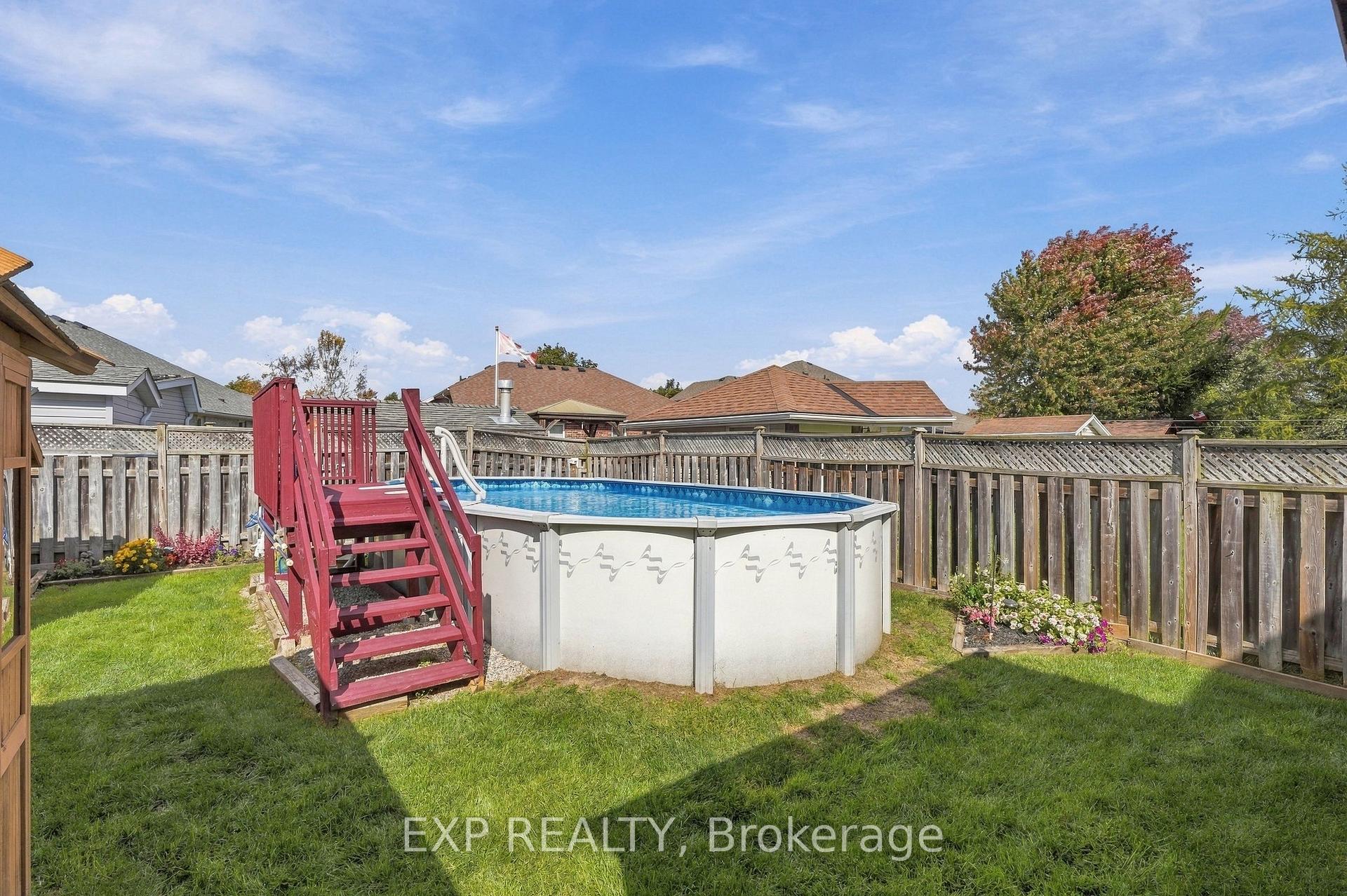 Photo 39 of 99 Stiefelmeyer Crescent, Wilmot, Baden — HOMEH