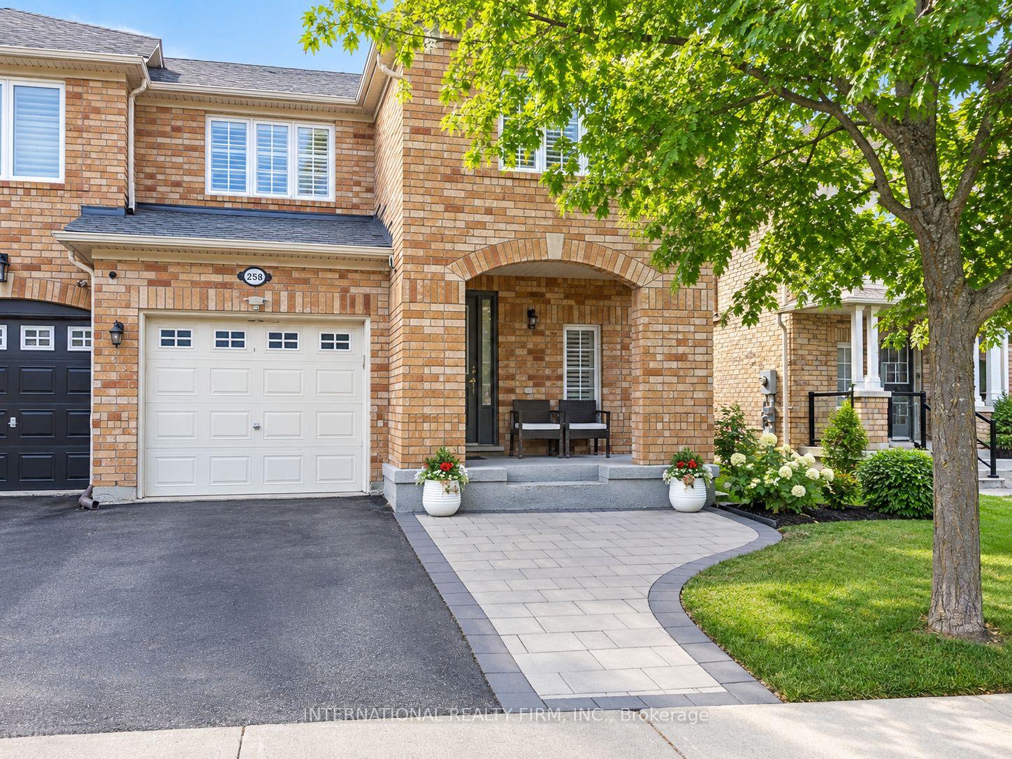 Photo of 2588 Valleyridge Drive