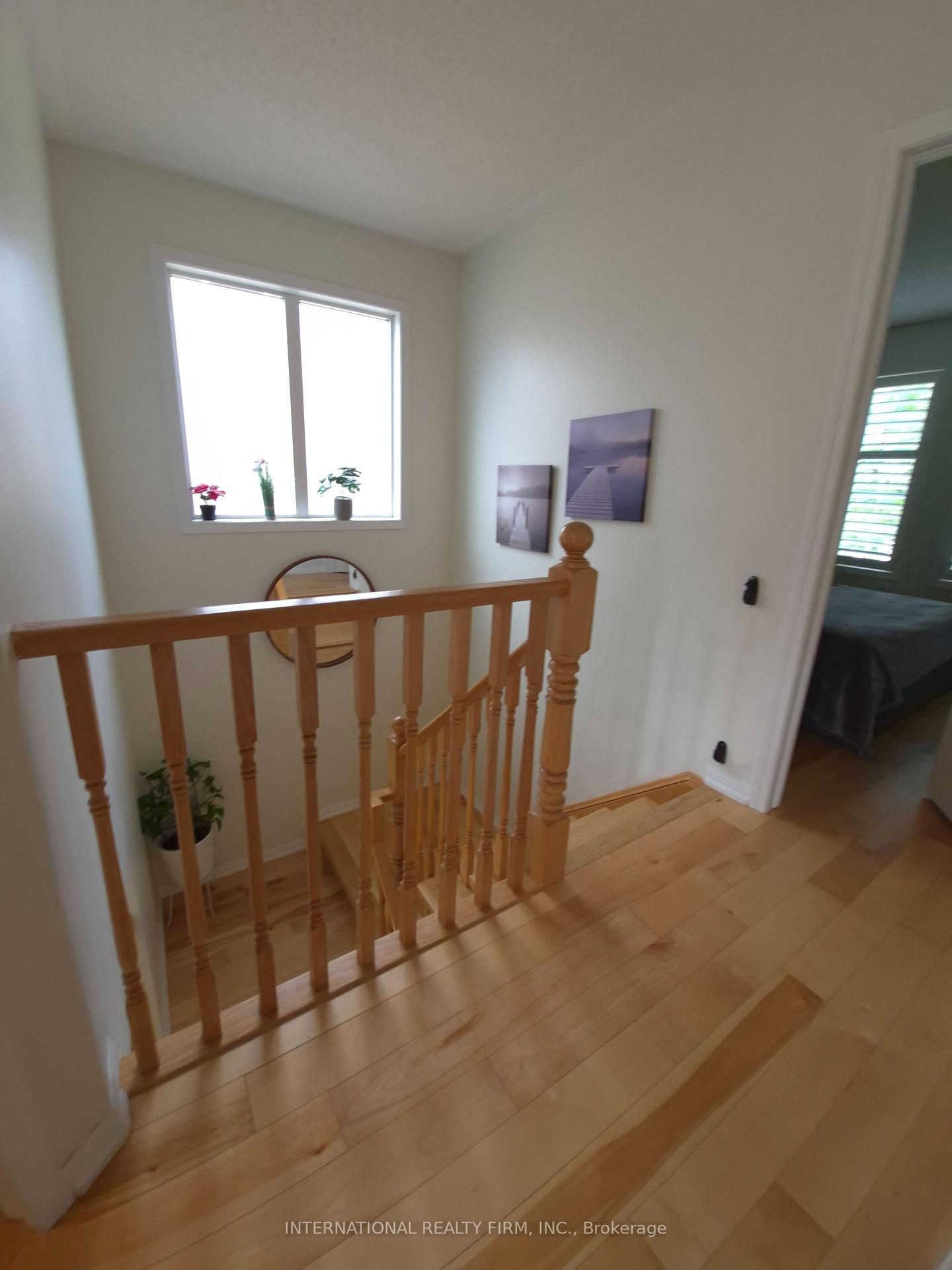 Photo 11 of 2588 Valleyridge Drive, Oakville, Bronte Creek — HOMEH