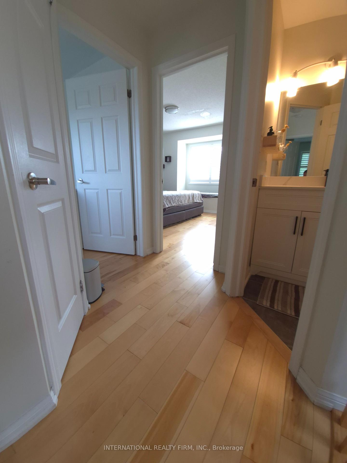 Photo 12 of 2588 Valleyridge Drive, Oakville, Bronte Creek — HOMEH