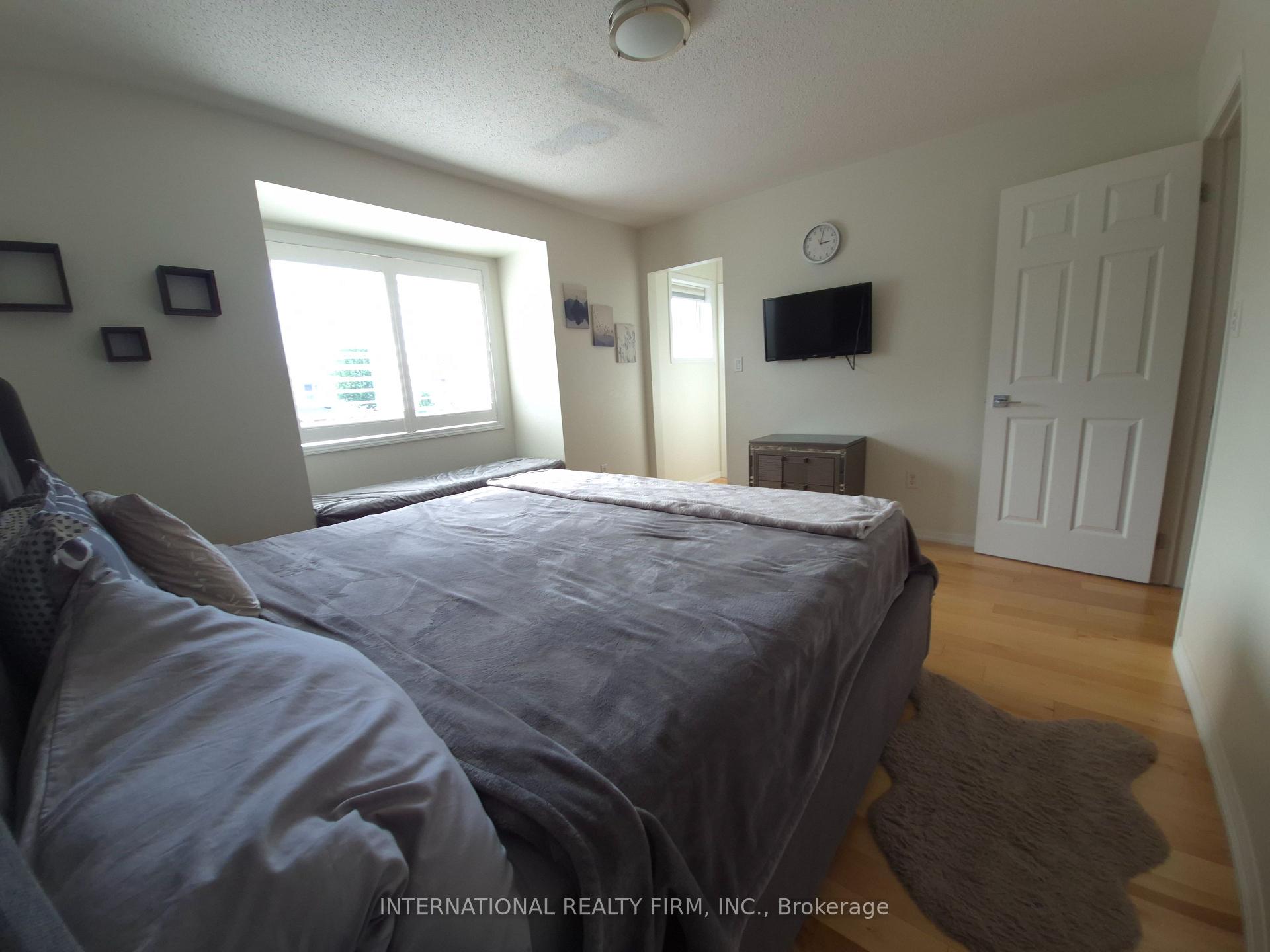 Photo 15 of 2588 Valleyridge Drive, Oakville, Bronte Creek — HOMEH