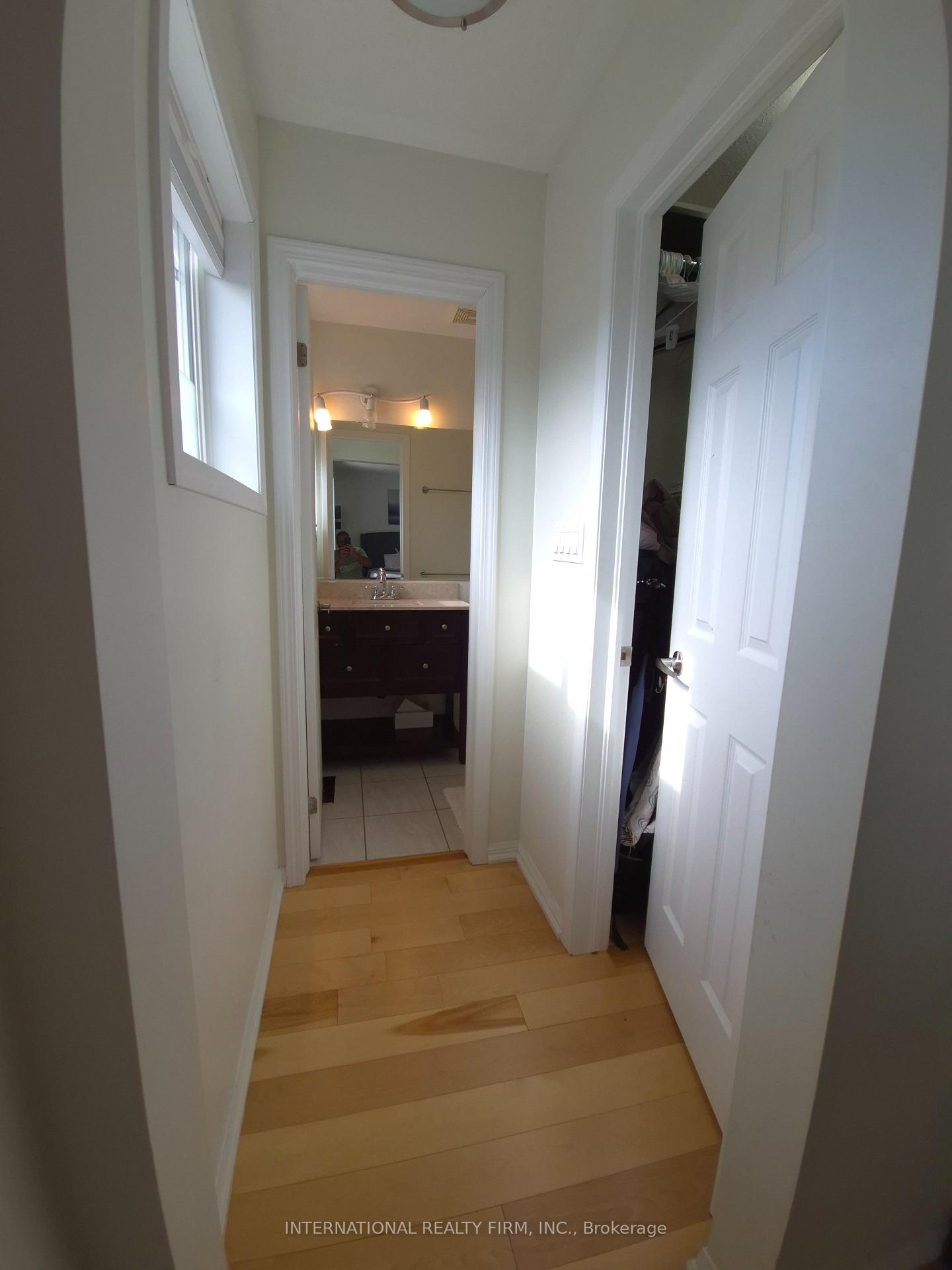 Photo 17 of 2588 Valleyridge Drive, Oakville, Bronte Creek — HOMEH