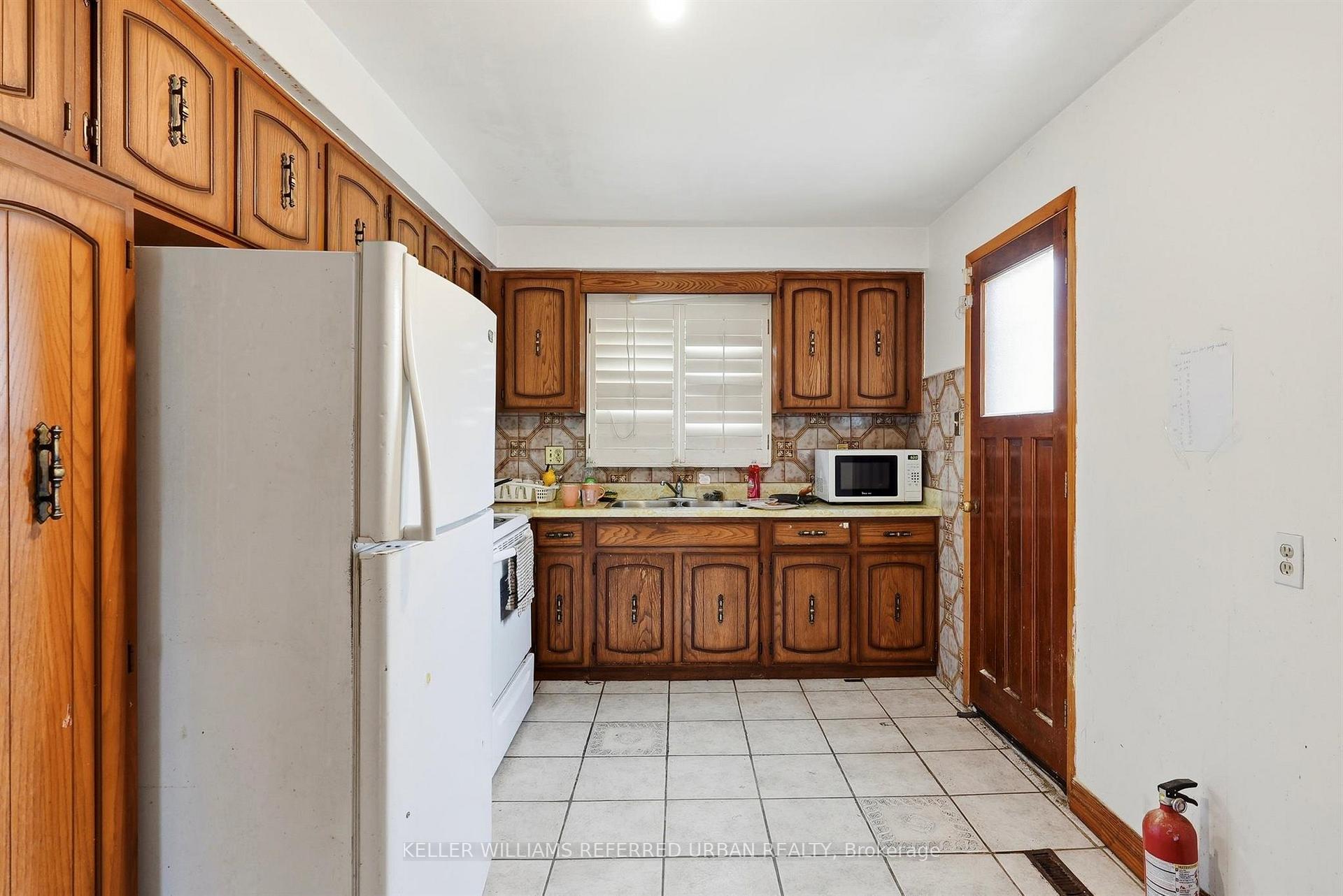 Photo 5 of 128 Hadeland Avenue, Hamilton, Fessenden — HOMEH