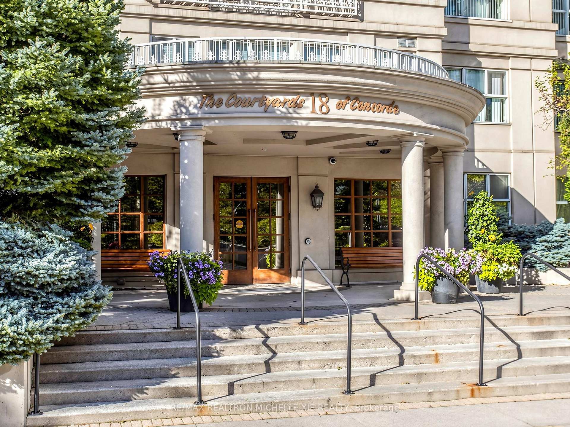Photo 4 of Unit 411, 18 Concorde Place, North York, Banbury-Don Mills — HOMEH