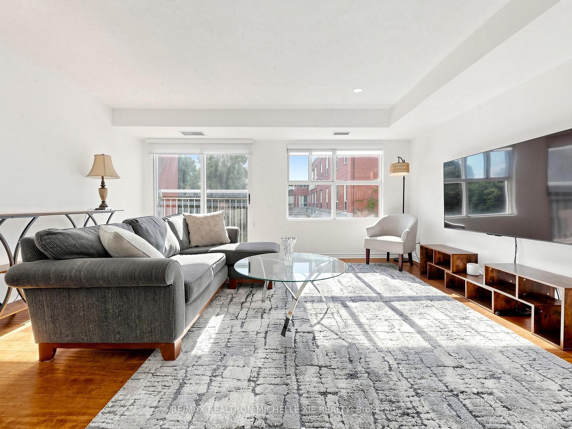 Photo 9 of Unit 411, 18 Concorde Place, North York, Banbury-Don Mills — HOMEH