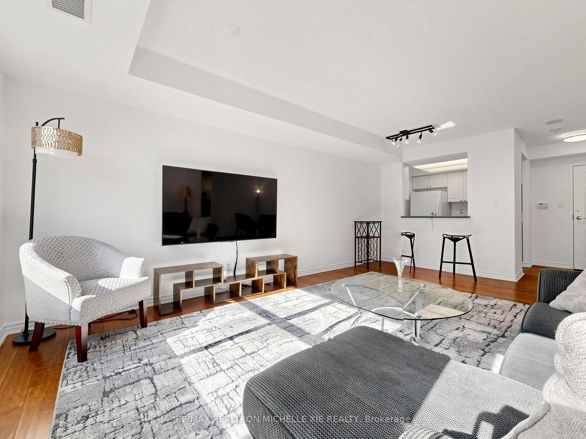 Photo 11 of Unit 411, 18 Concorde Place, North York, Banbury-Don Mills — HOMEH
