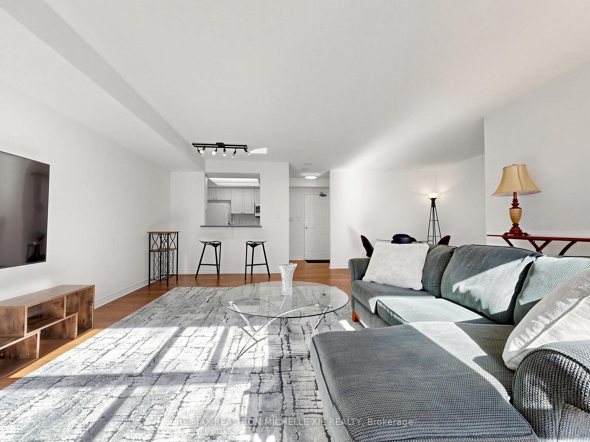 Photo 13 of Unit 411, 18 Concorde Place, North York, Banbury-Don Mills — HOMEH