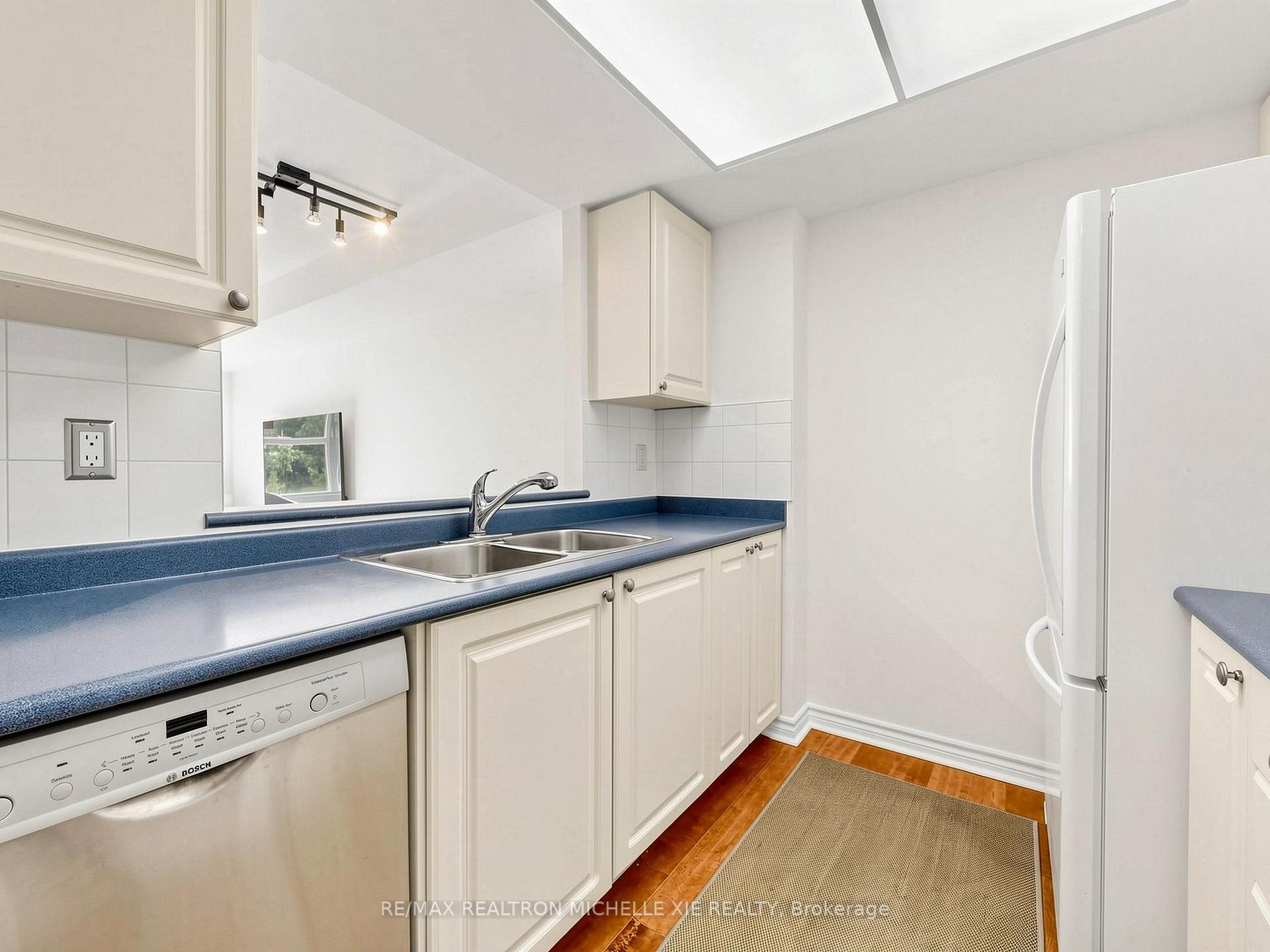 Photo 17 of Unit 411, 18 Concorde Place, North York, Banbury-Don Mills — HOMEH